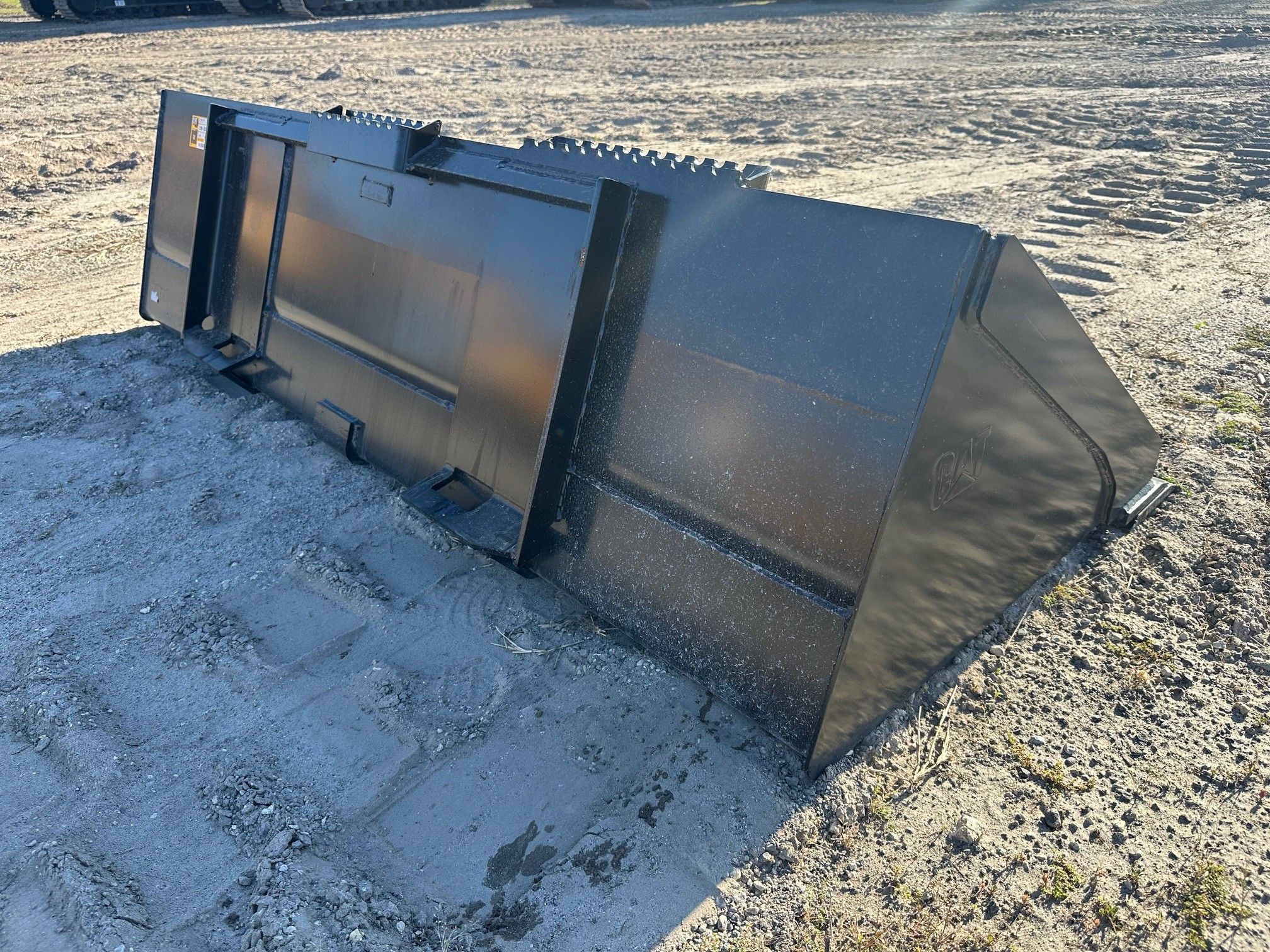 CAT 299D3 80" Skid Steer Bucket Photo 3 Thumbnail