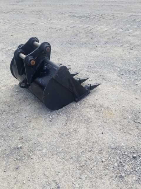 24" BUCKET FOR SY16C Photo 1