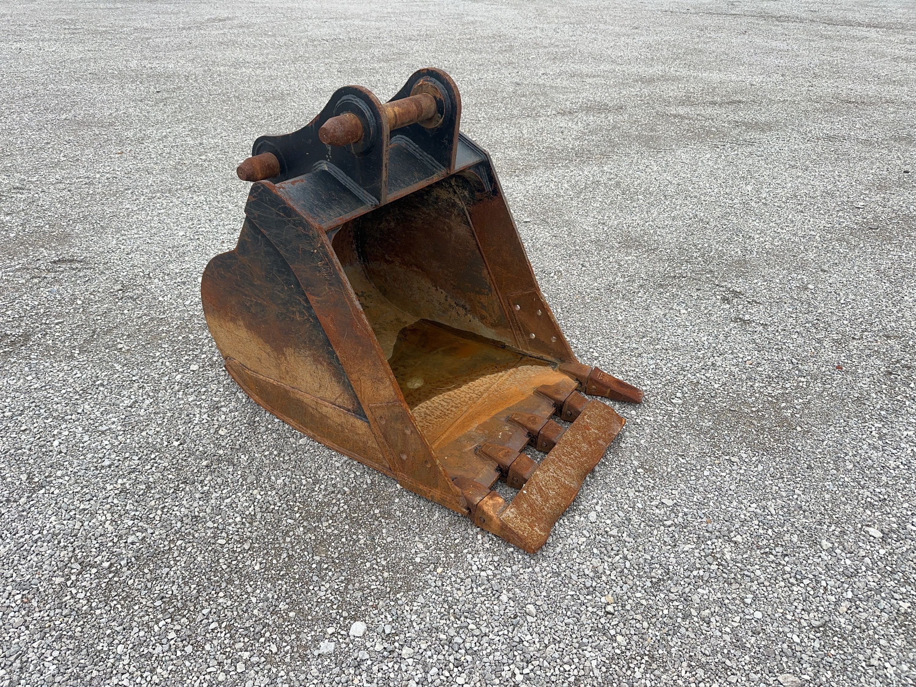 42" DIGGING BUCKET FOR SY265C Photo 6 Thumbnail