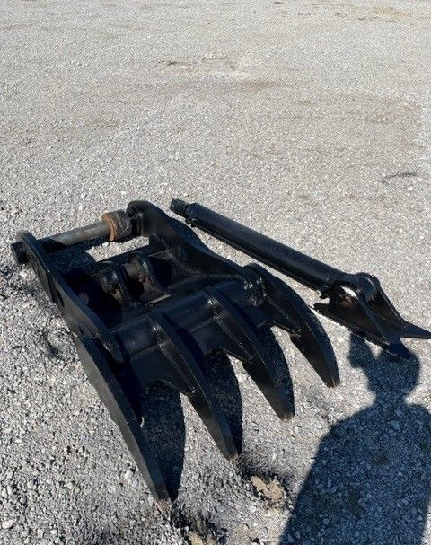 THUMB FOR SY365C (NO QUICK COUPLER) Photo 3 Thumbnail