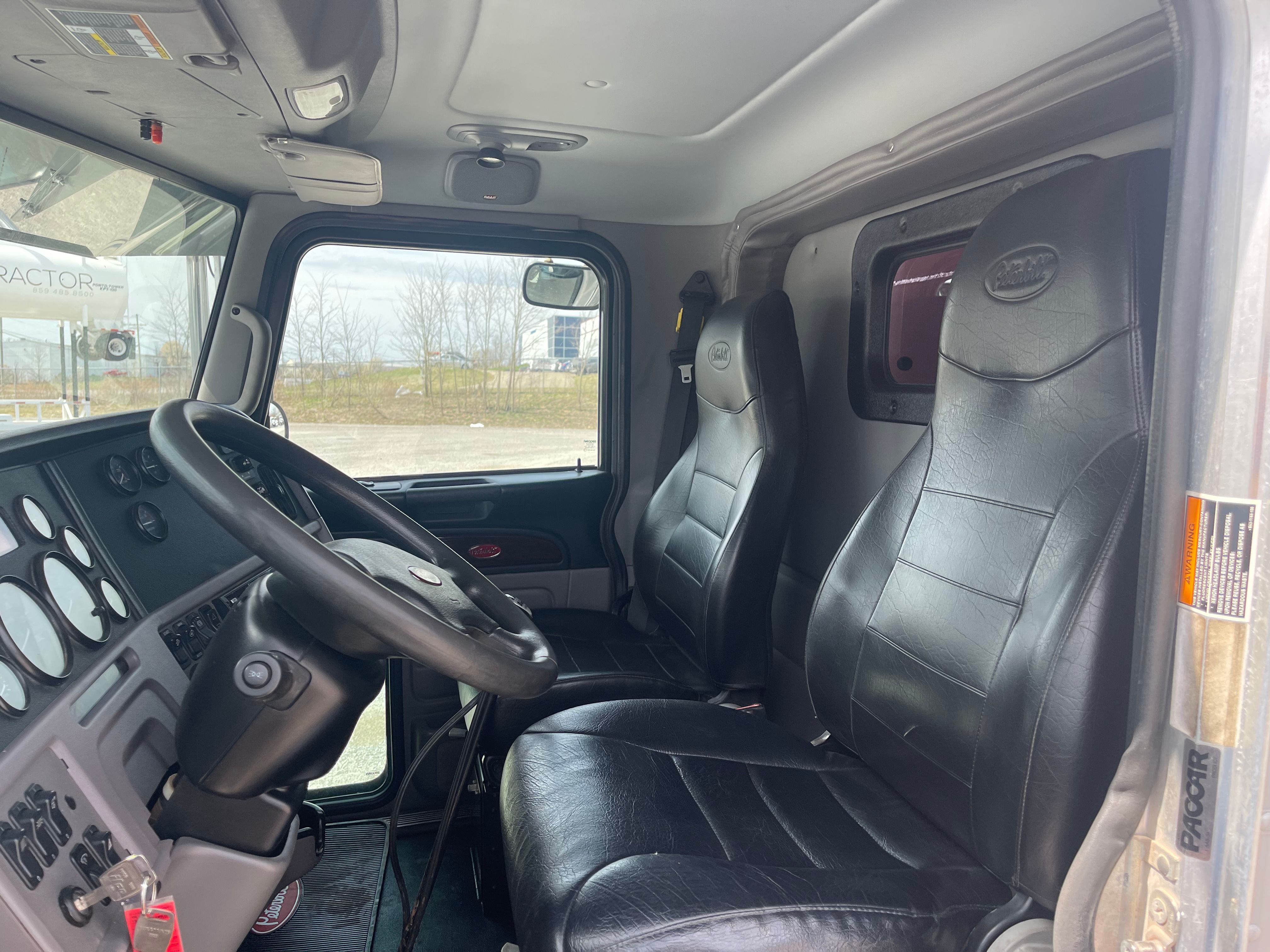 2014 PETERBILT 367 DUMP Photo 5 Thumbnail