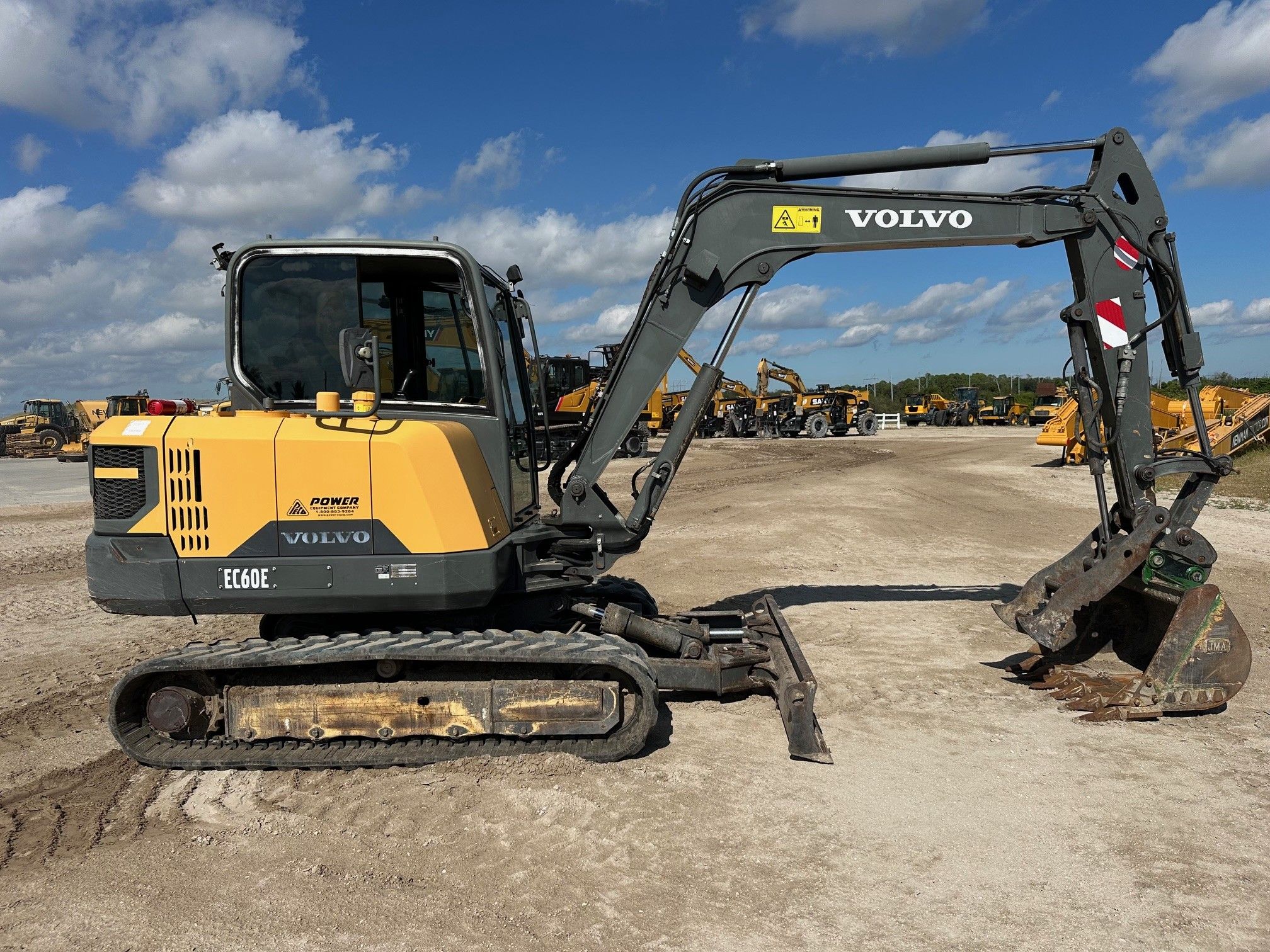 2017 VOLVO EC60E Photo 5 Thumbnail