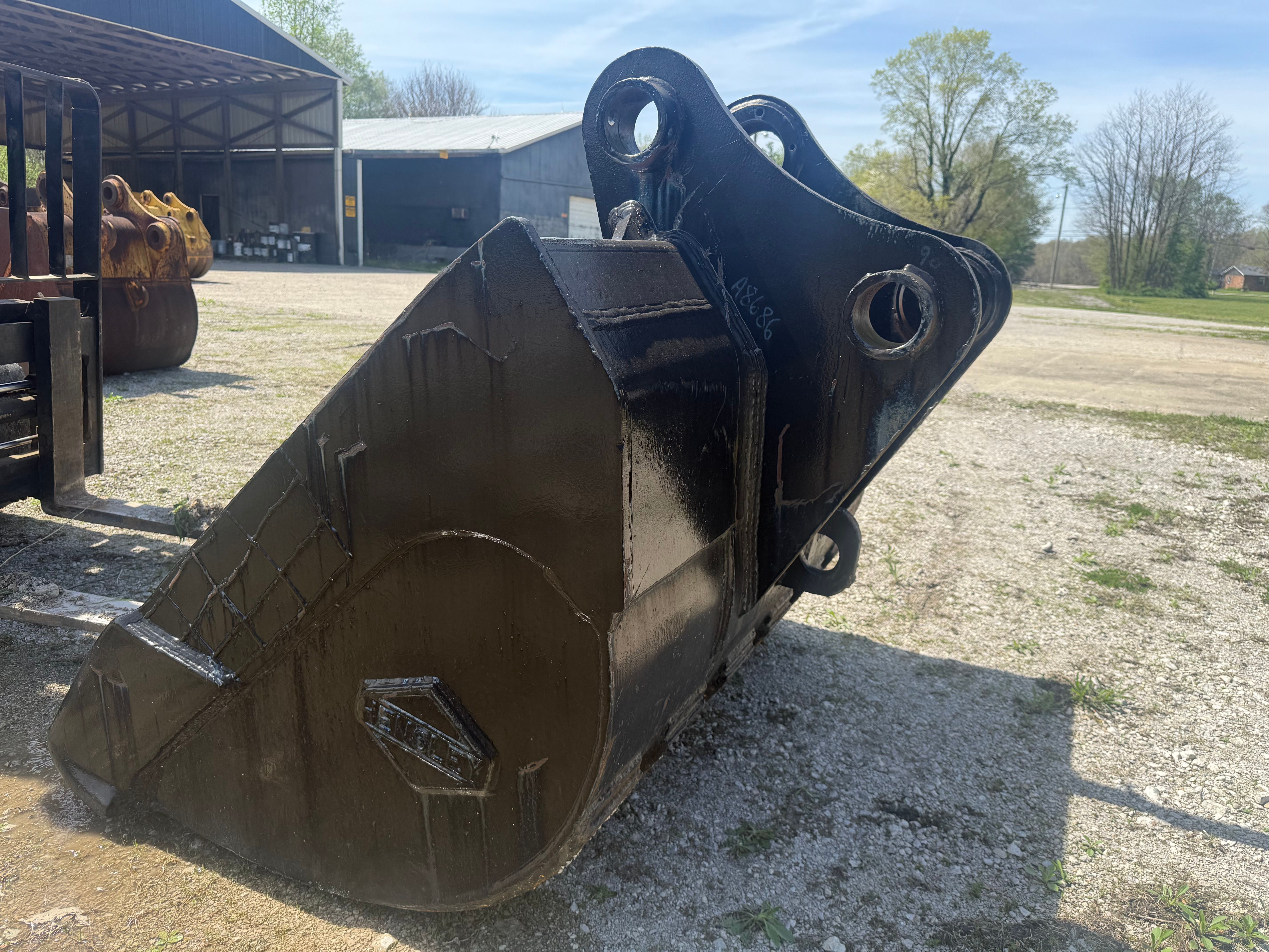USED HENSLEY 60" DITCH BUCKET Photo 3 Thumbnail