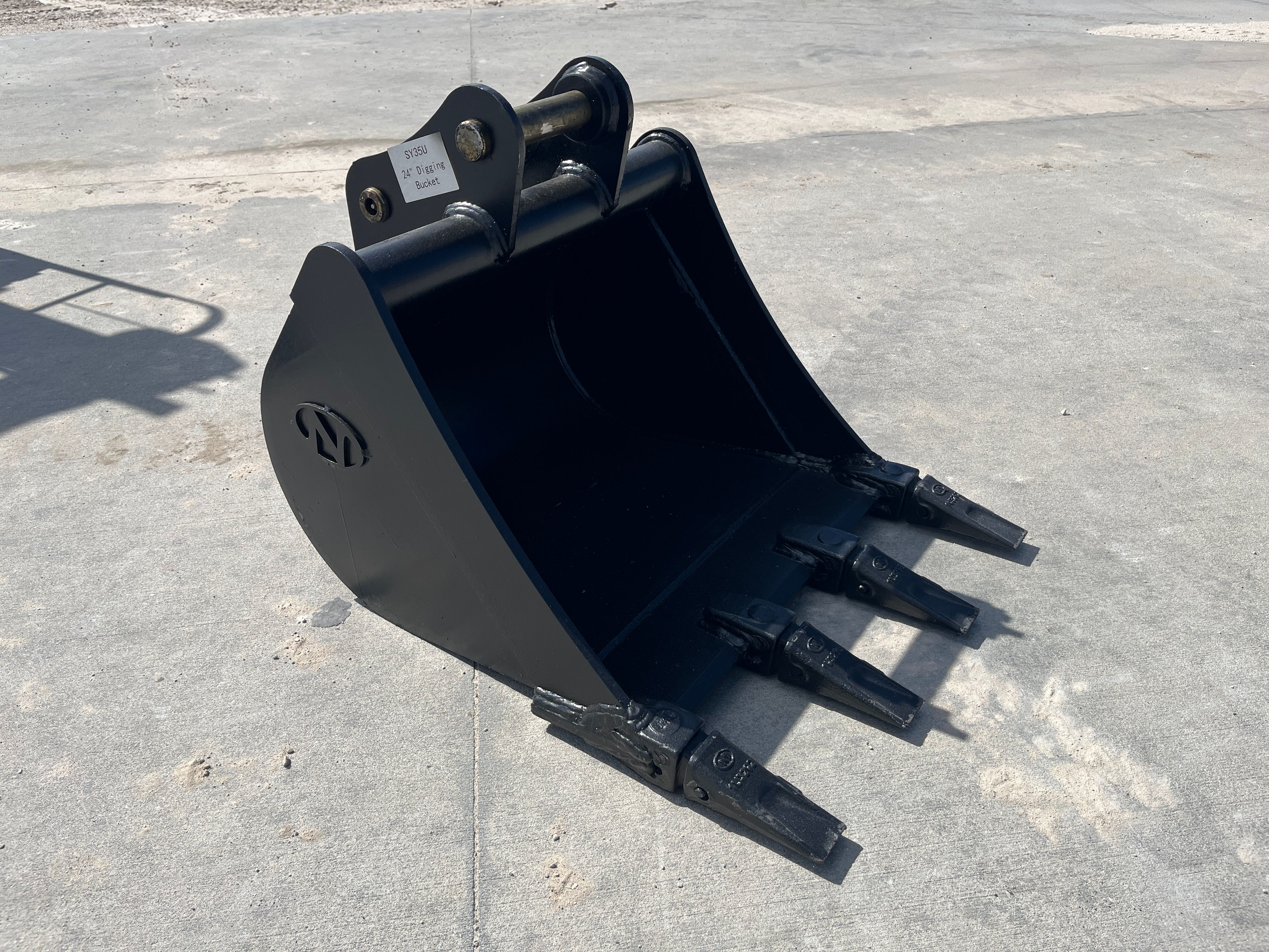 24" BUCKET FOR SY35U Photo 4 Thumbnail