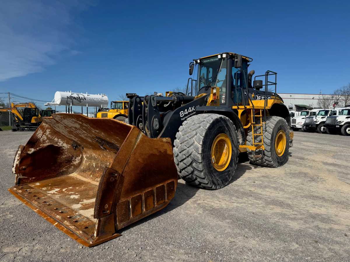 2017 JOHN DEERE JOHN DEERE 844K 8CU YARD WHEEL LOADER Photo 1