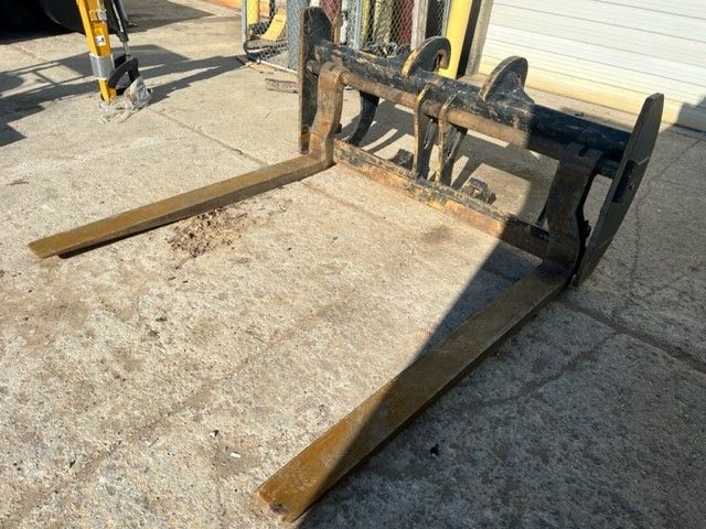 CAT 963K CONSTRUCTION FORKS FOR FUSION COUPLER Photo 1 Thumbnail