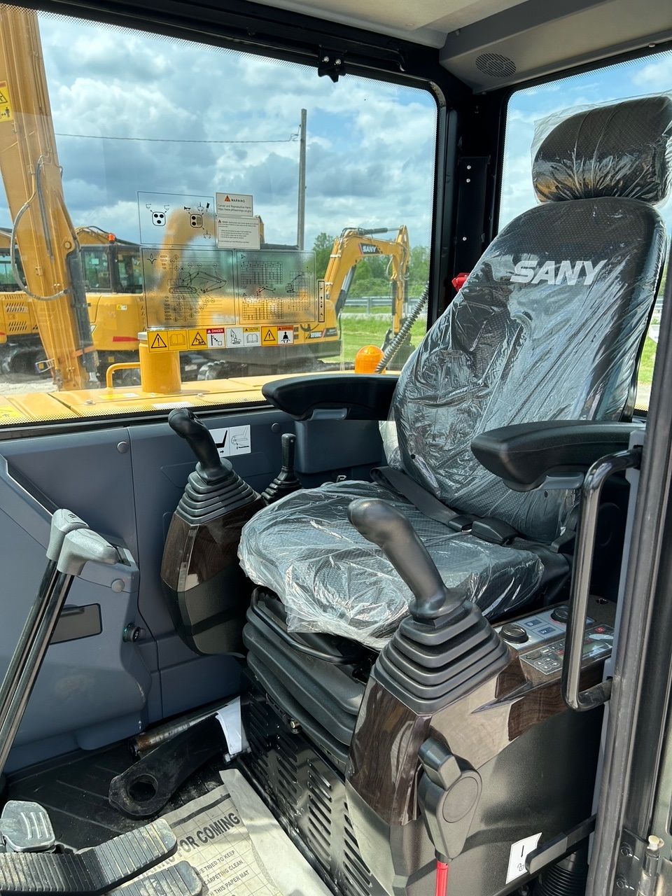 2023 SANY SY60C Photo 5 Thumbnail