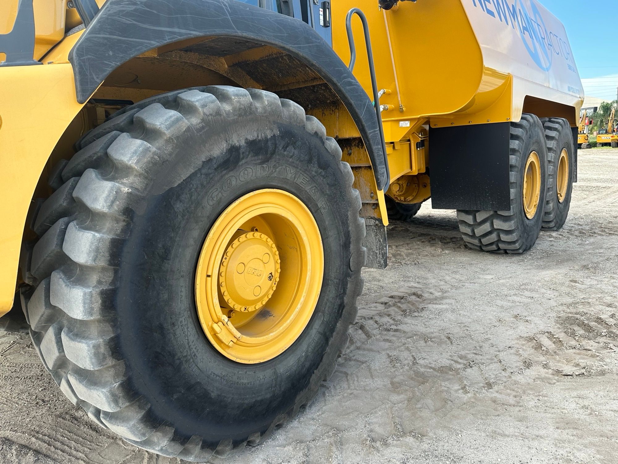 2019 BELL B25E Photo 7 Thumbnail