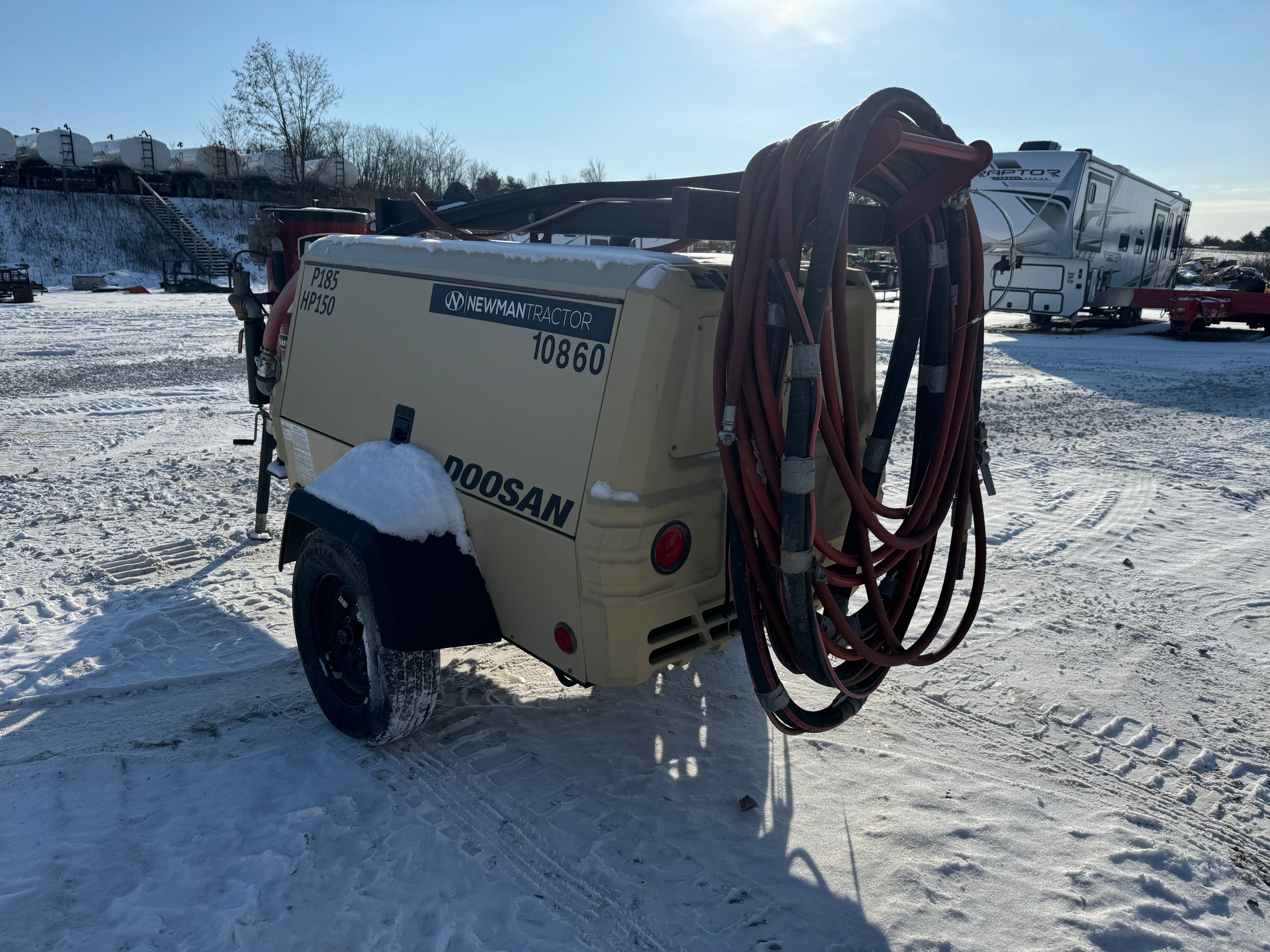 2023 DOOSAN P185 Photo 3 Thumbnail