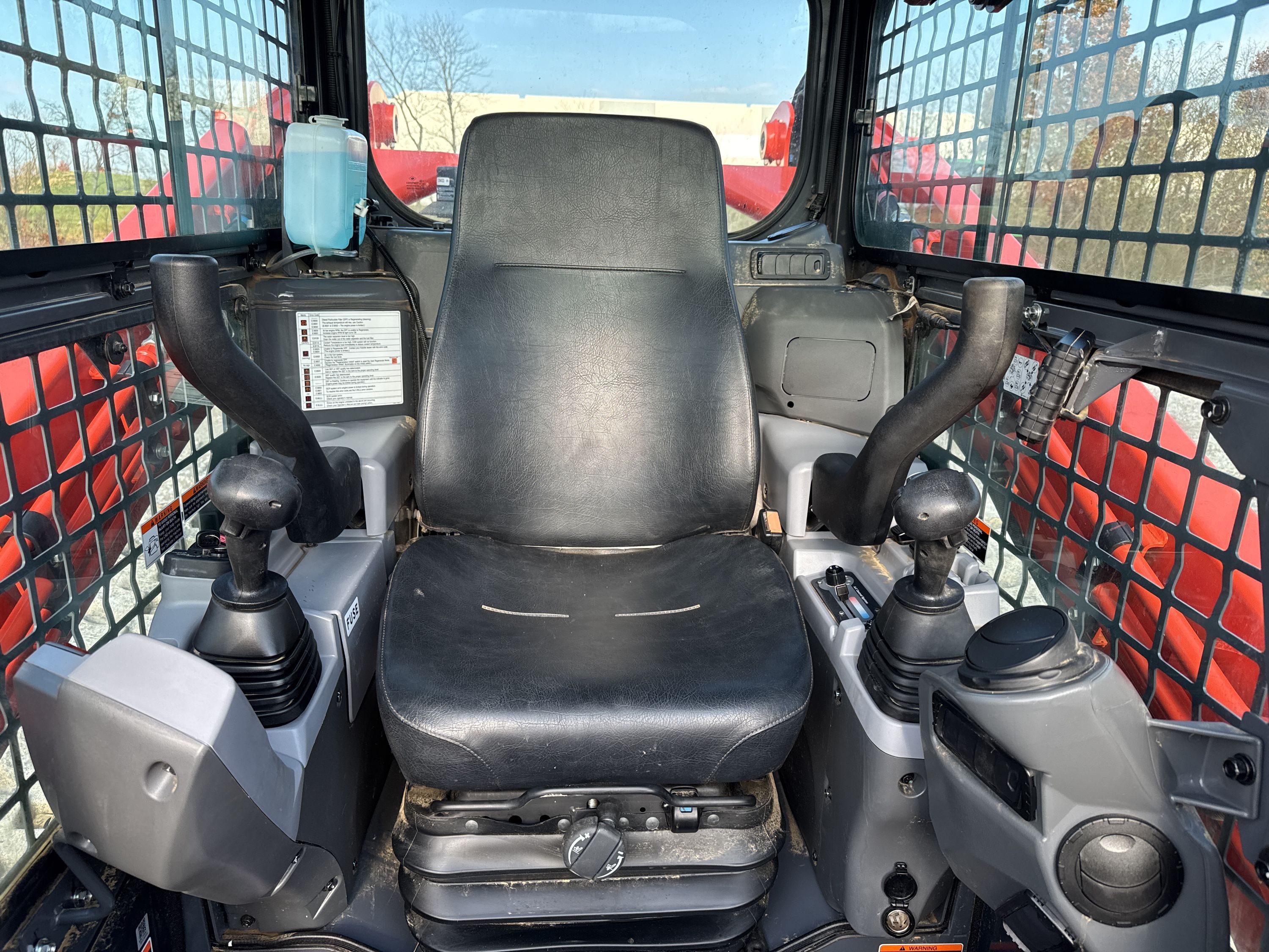 2024 KUBOTA SVL97-2HFC Photo 9 Thumbnail