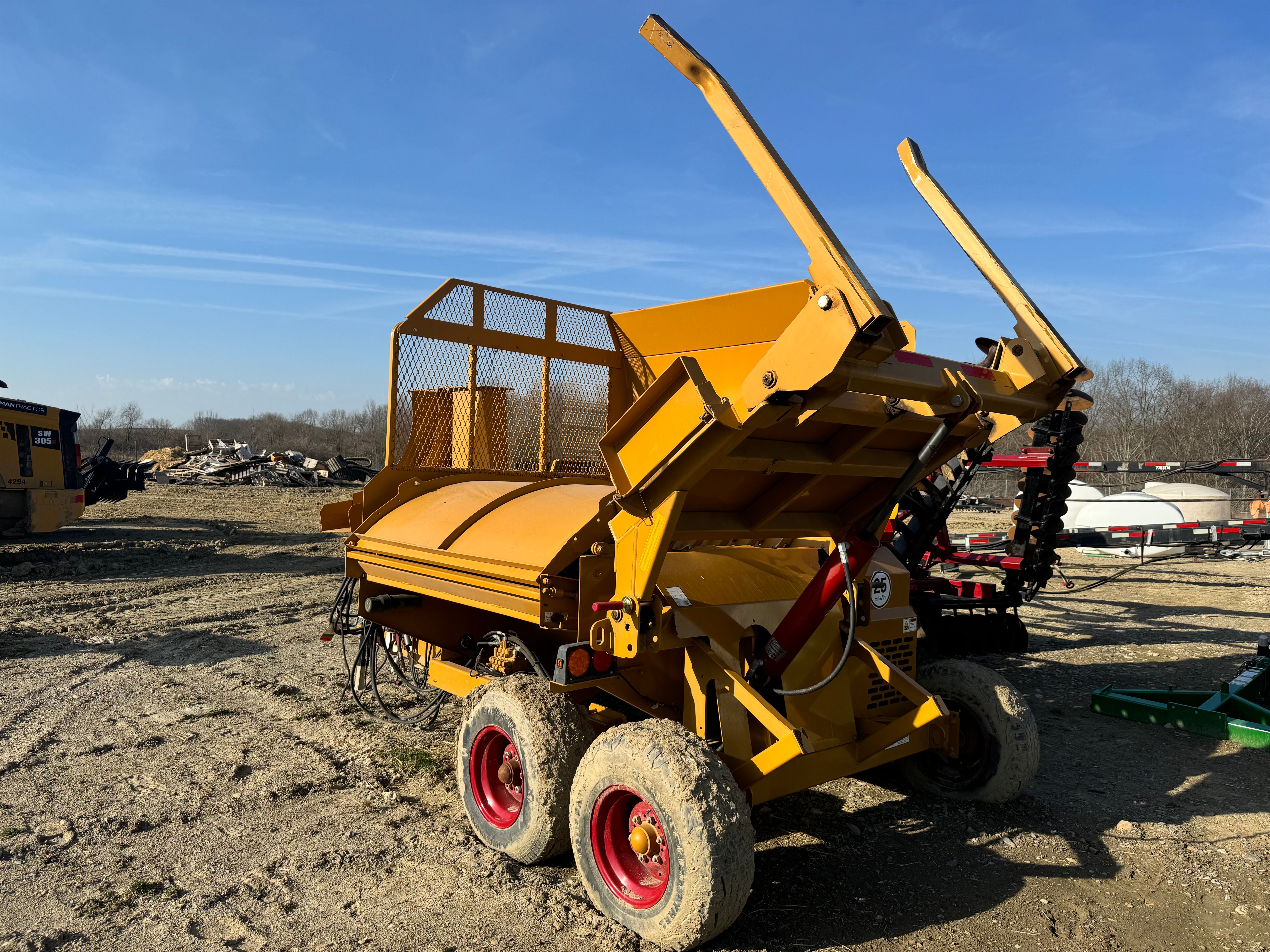 2023 HAYBUSTER 2574 BALEBUSTER Photo 1 Thumbnail