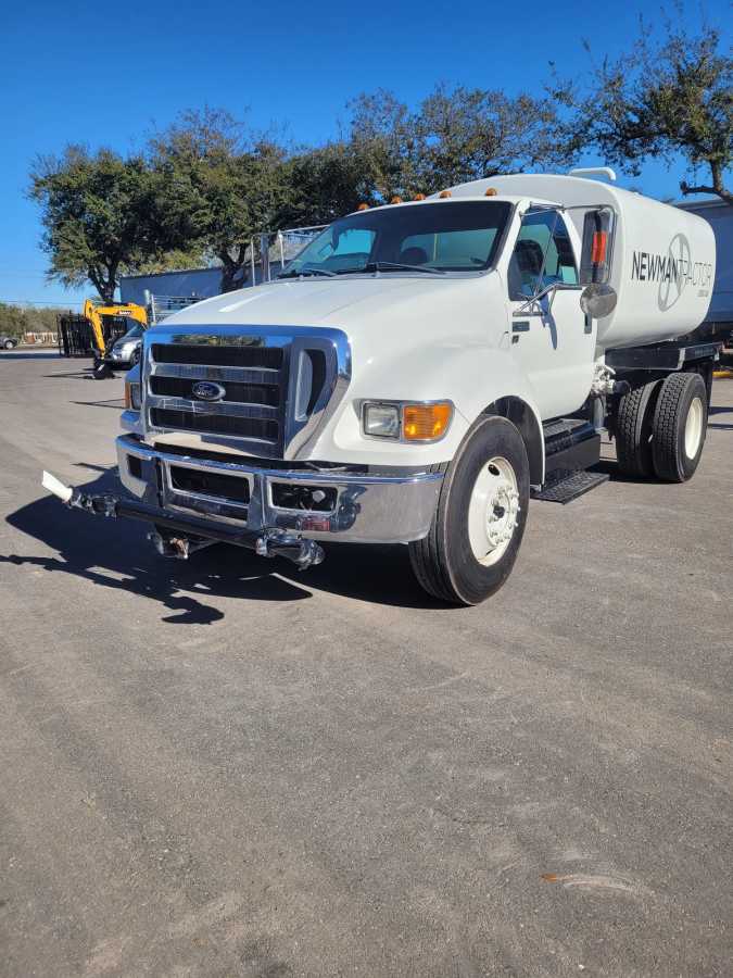 2015 FORD F650 Photo 1