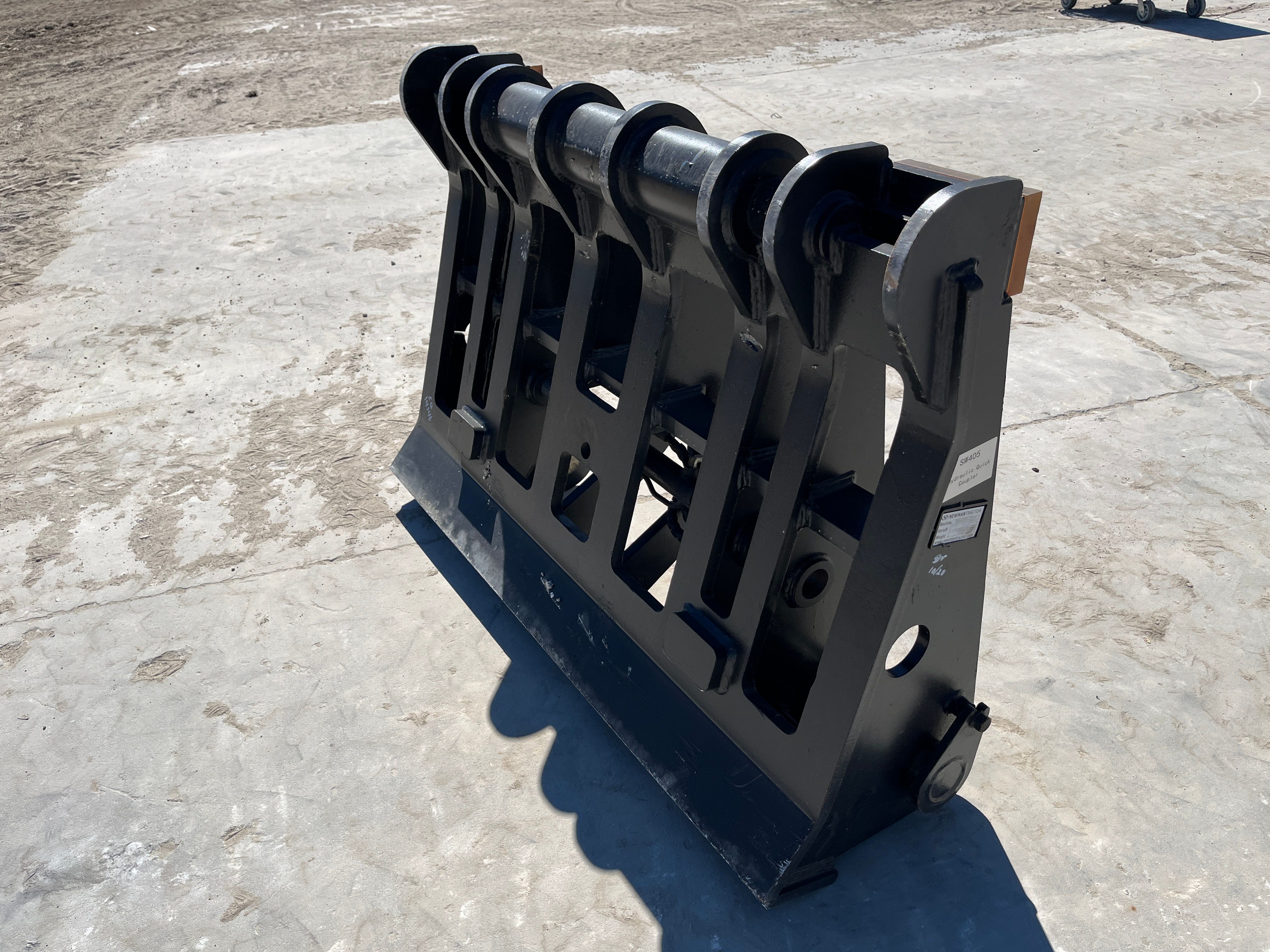 QCH HYDRAULIC QUICK COUPLER FOR SW405K Photo 4 Thumbnail