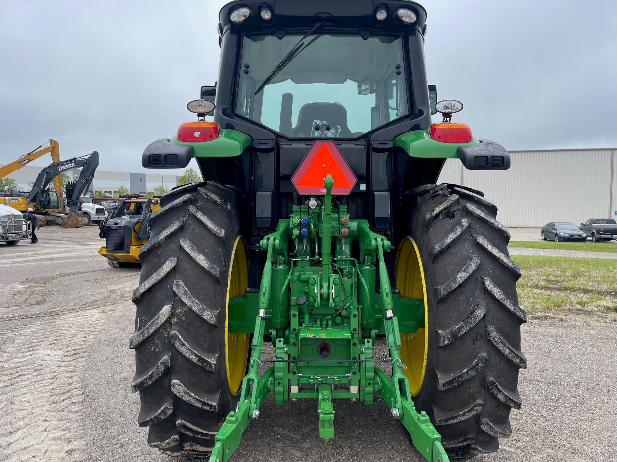 2021 JOHN DEERE 6175M Photo 3 Thumbnail