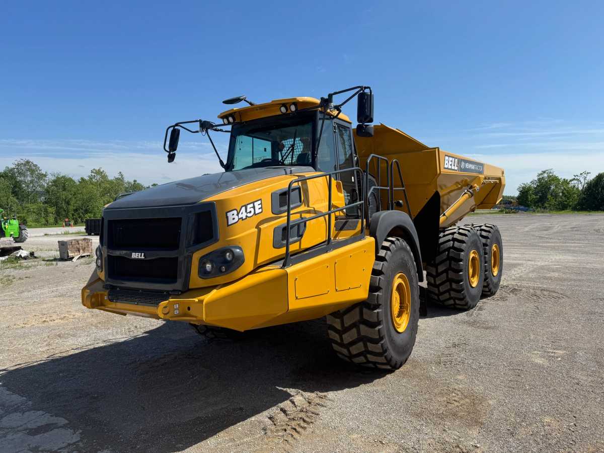 2025 BELL B45E Photo 1