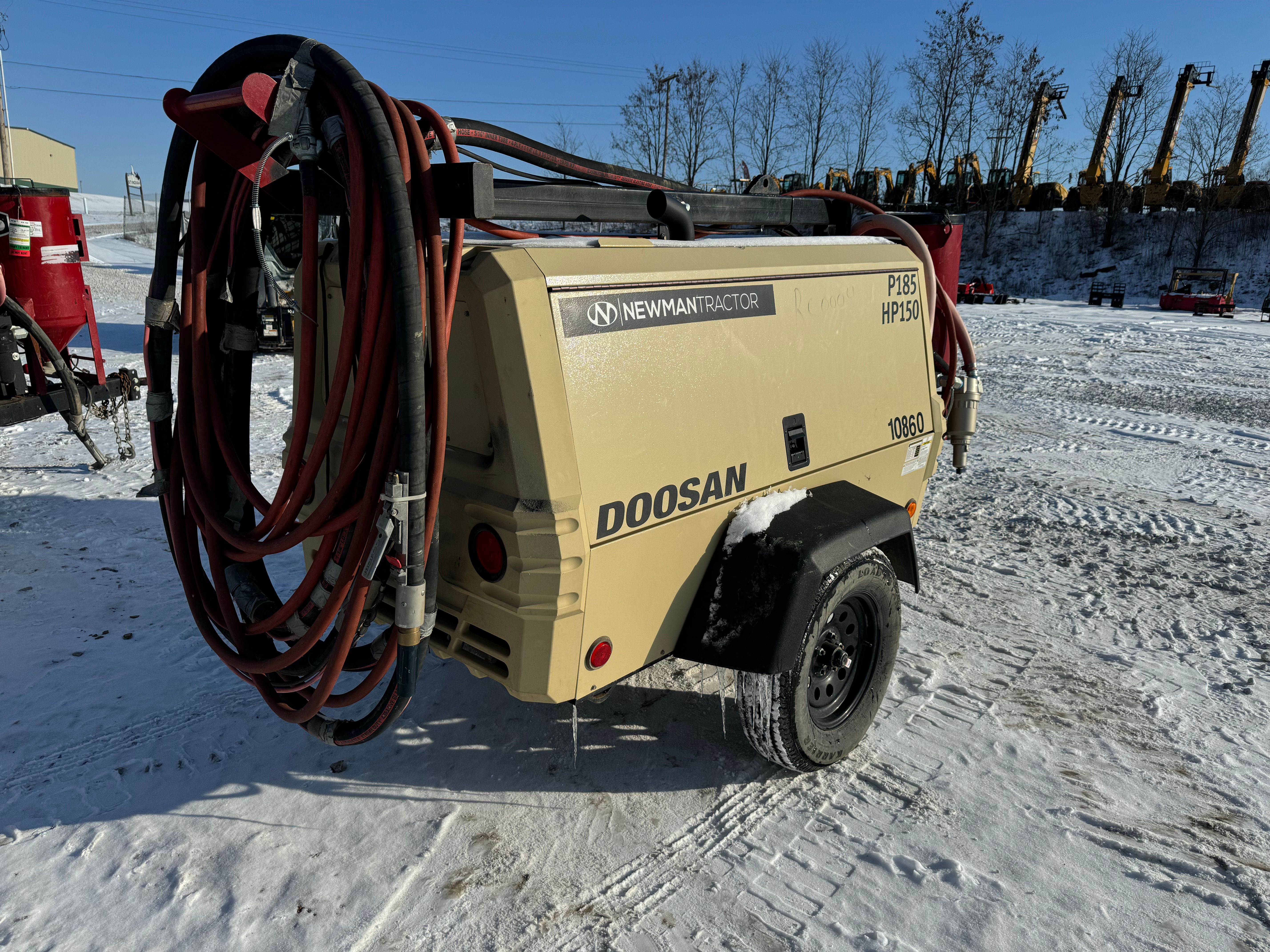 2023 DOOSAN P185 Photo 4 Thumbnail