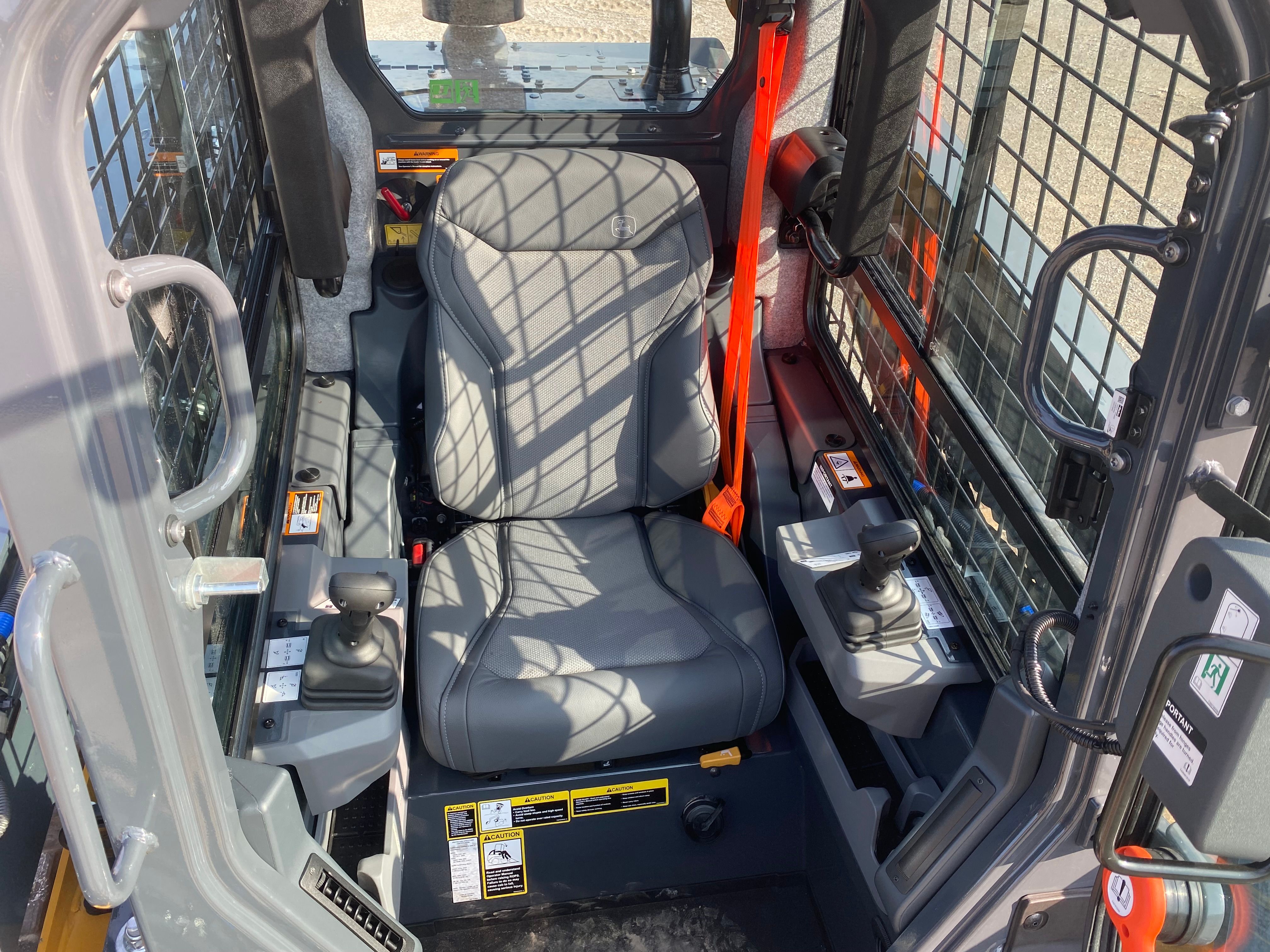 2024 JOHN DEERE 333P Photo 7 Thumbnail