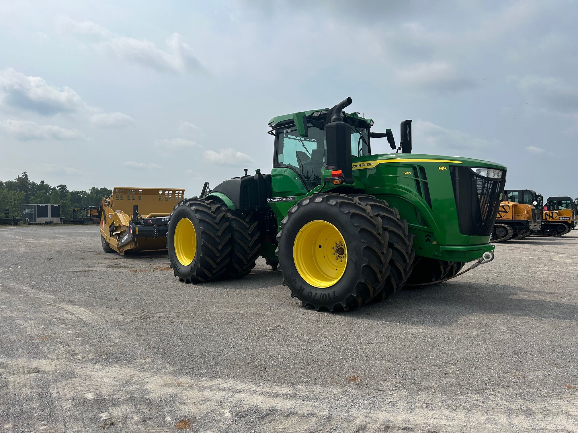 2022 JOHN DEERE 9R 590 Photo 3 Thumbnail