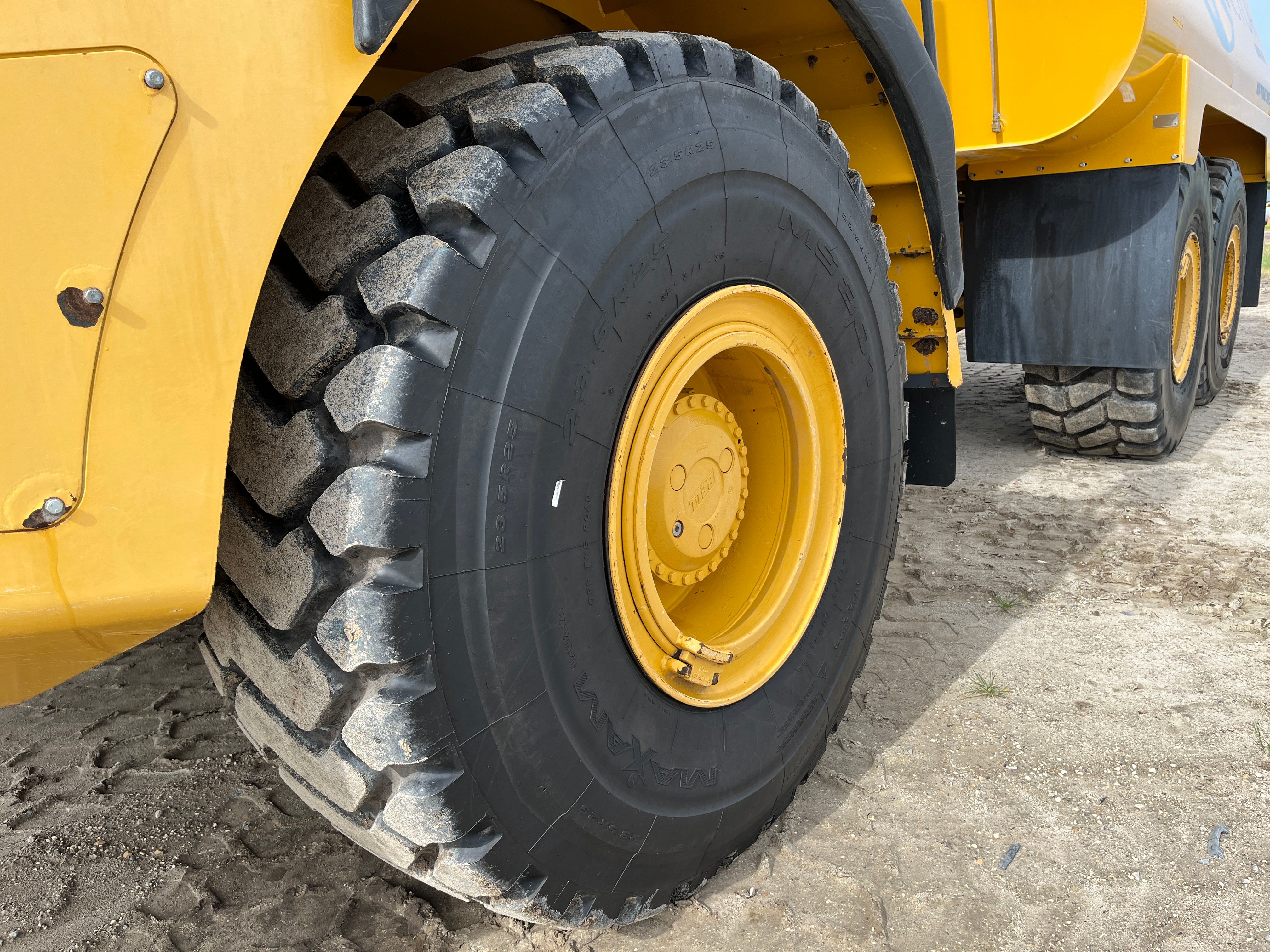 2020 BELL B30E Photo 11 Thumbnail