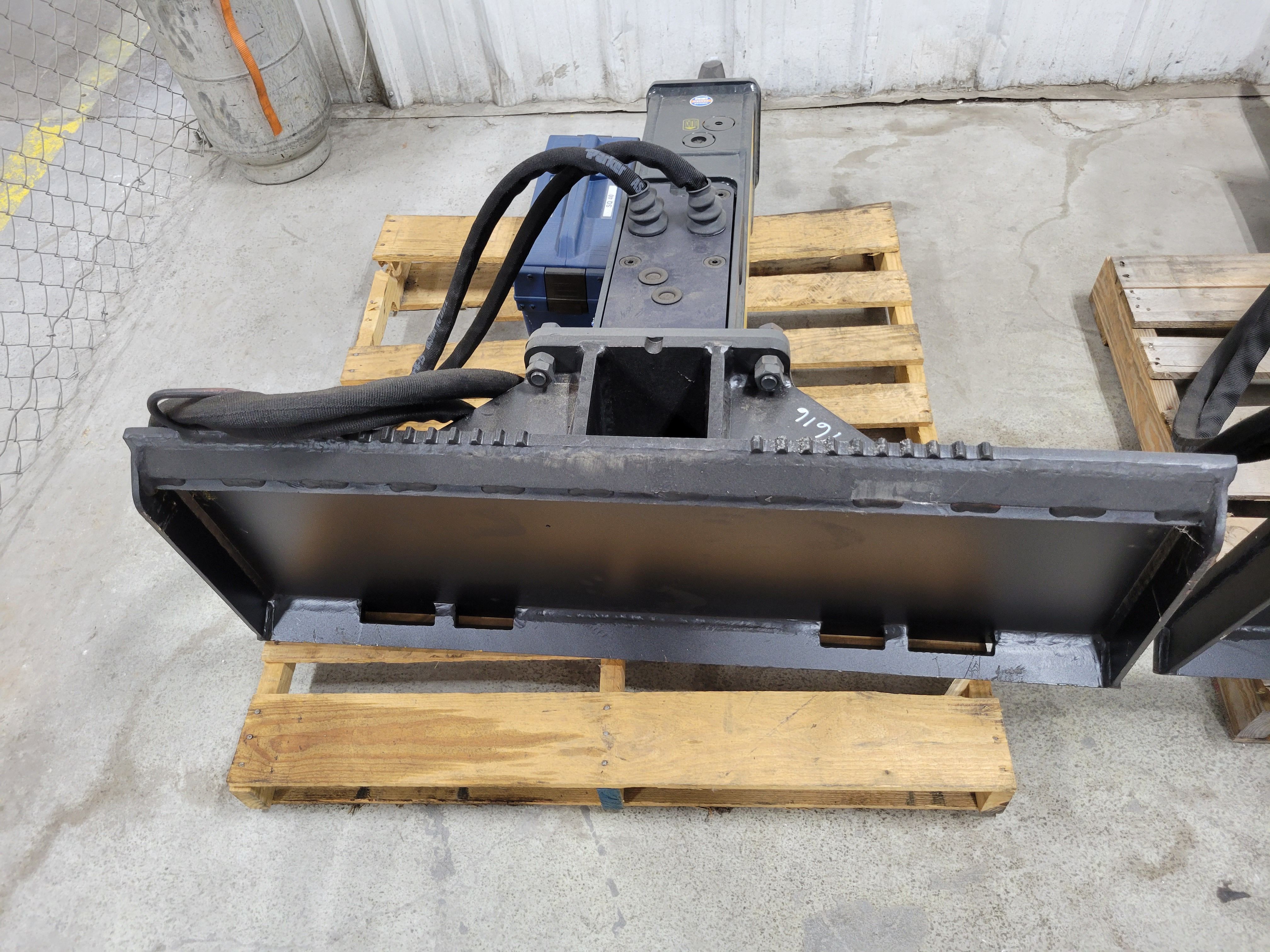 SOOSAN SQ40 HAMMER FOR SY50 Photo 3 Thumbnail