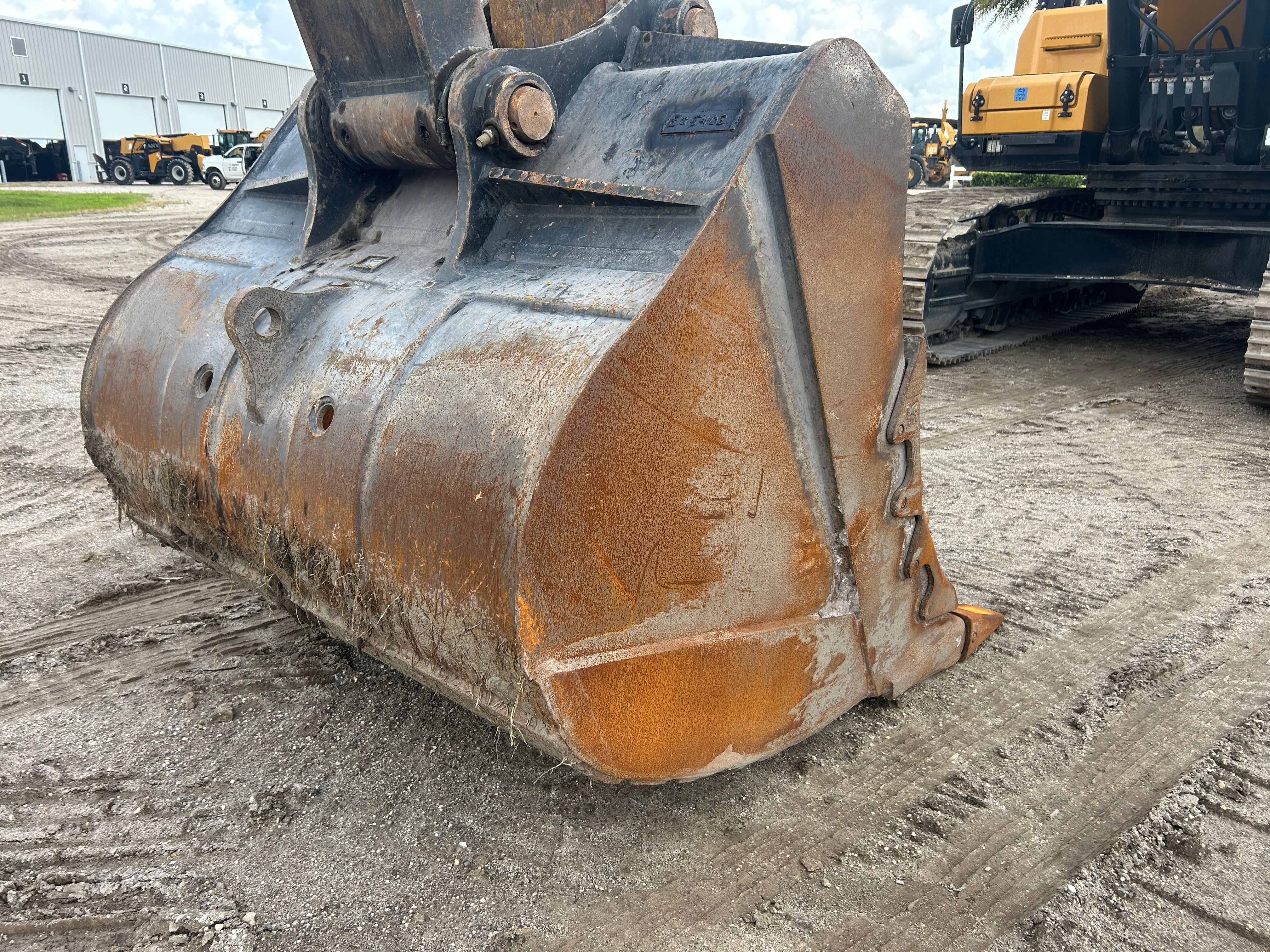 72" BUCKET FOR SY500H Photo 3 Thumbnail