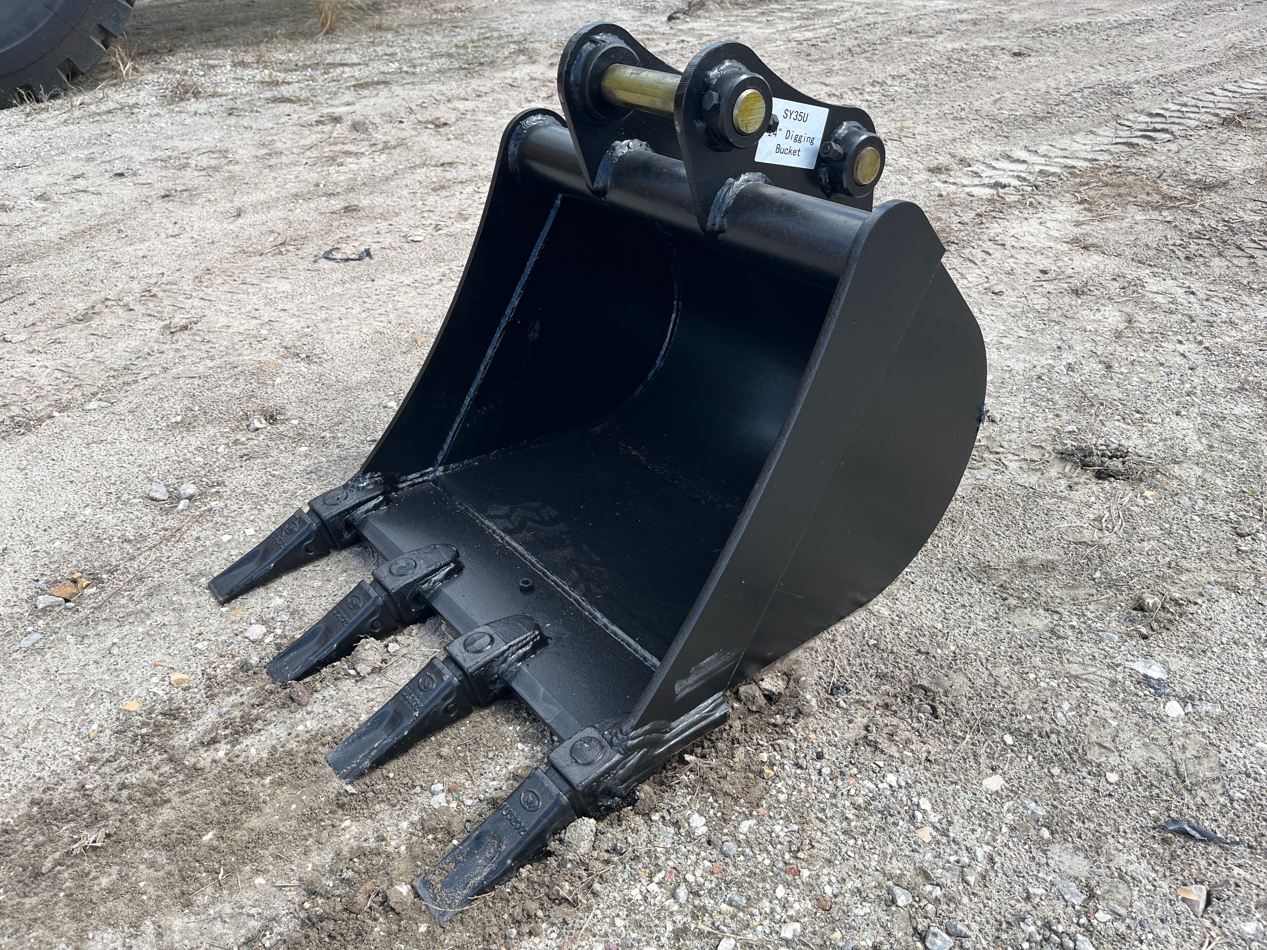 24" BUCKET FOR SY35U Photo 1 Thumbnail