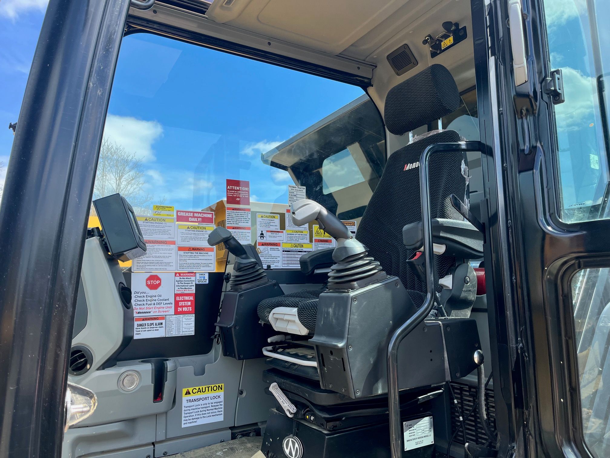 2022 MOROOKA MST 2200VDR Photo 5 Thumbnail