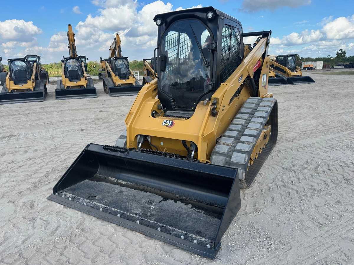 2024 CAT 299D3 Photo 1