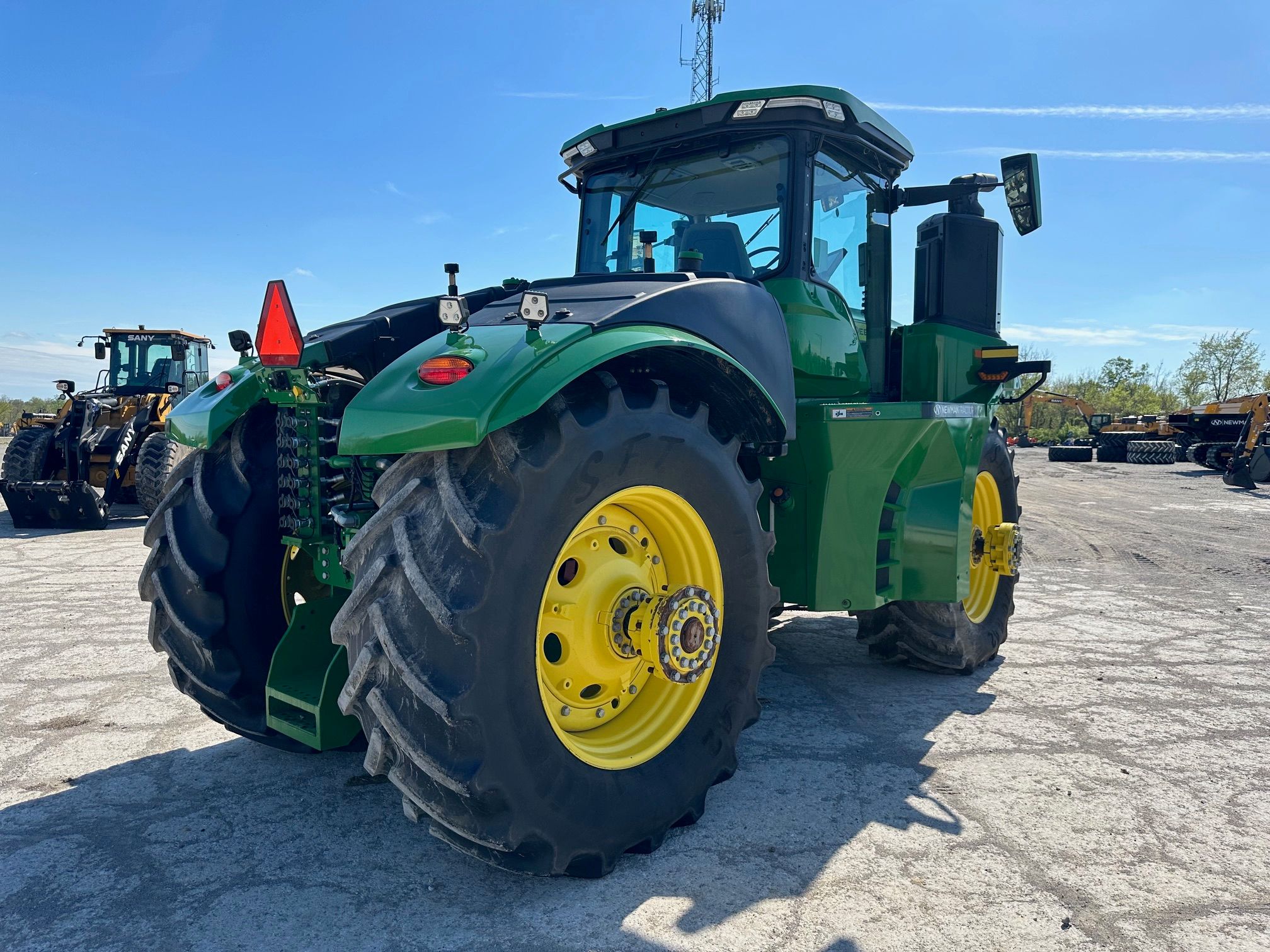 2022 JOHN DEERE 9R 590 Photo 4 Thumbnail