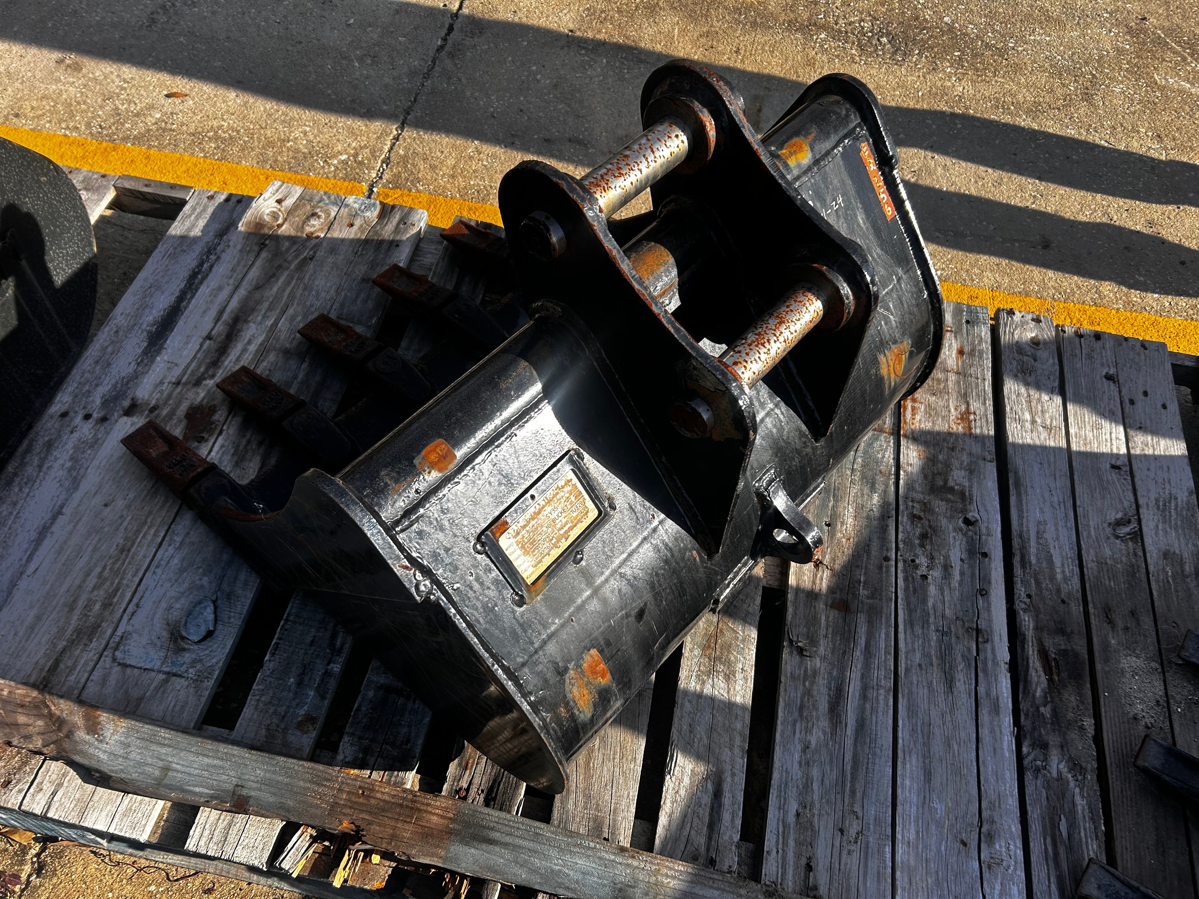 30" BUCKET FOR SY35U Photo 3 Thumbnail