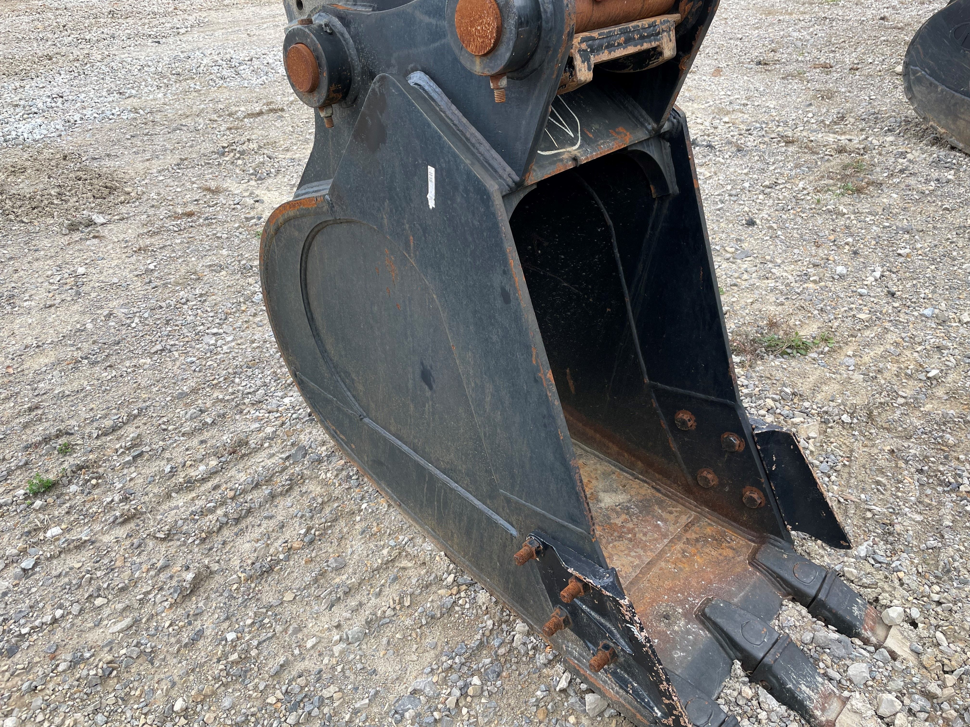 24" BUCKET FOR SY215C Photo 2 Thumbnail