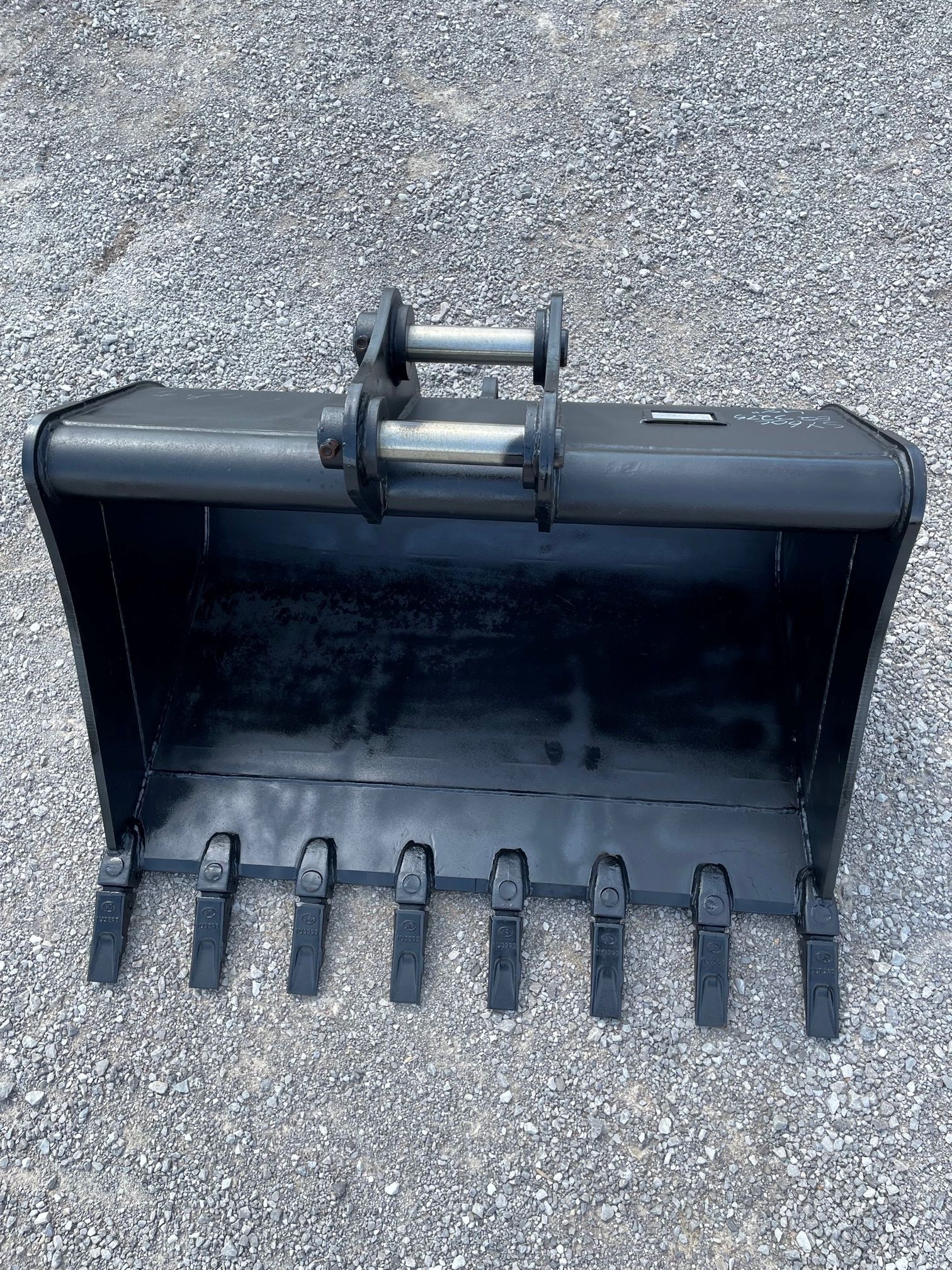 48" EXCAVATOR DIGGING BUCKET 50MM PIN Photo 3 Thumbnail