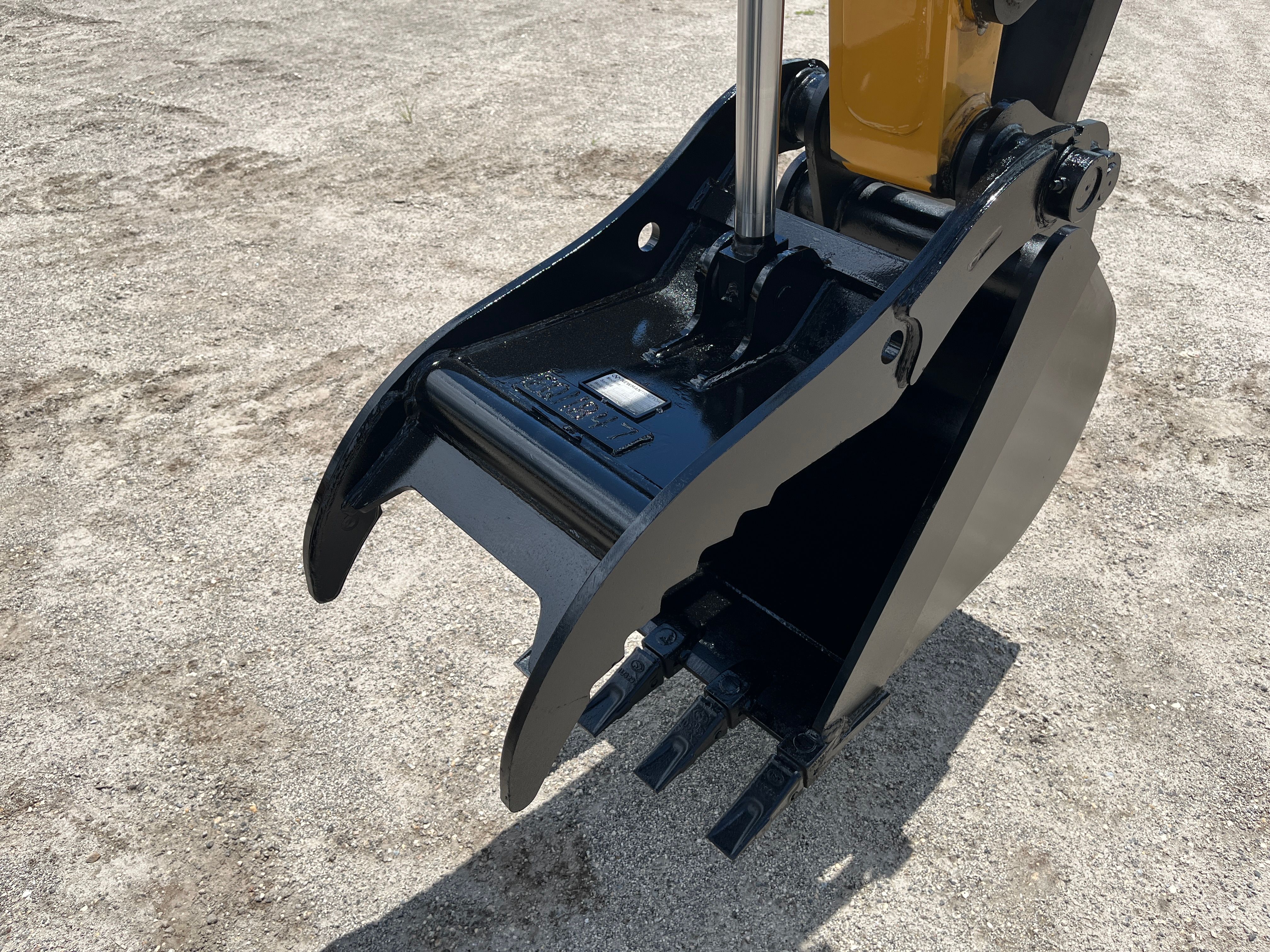 THS THUMB SHORT (NO QUICK COUPLER) FOR SY60U Photo 1 Thumbnail