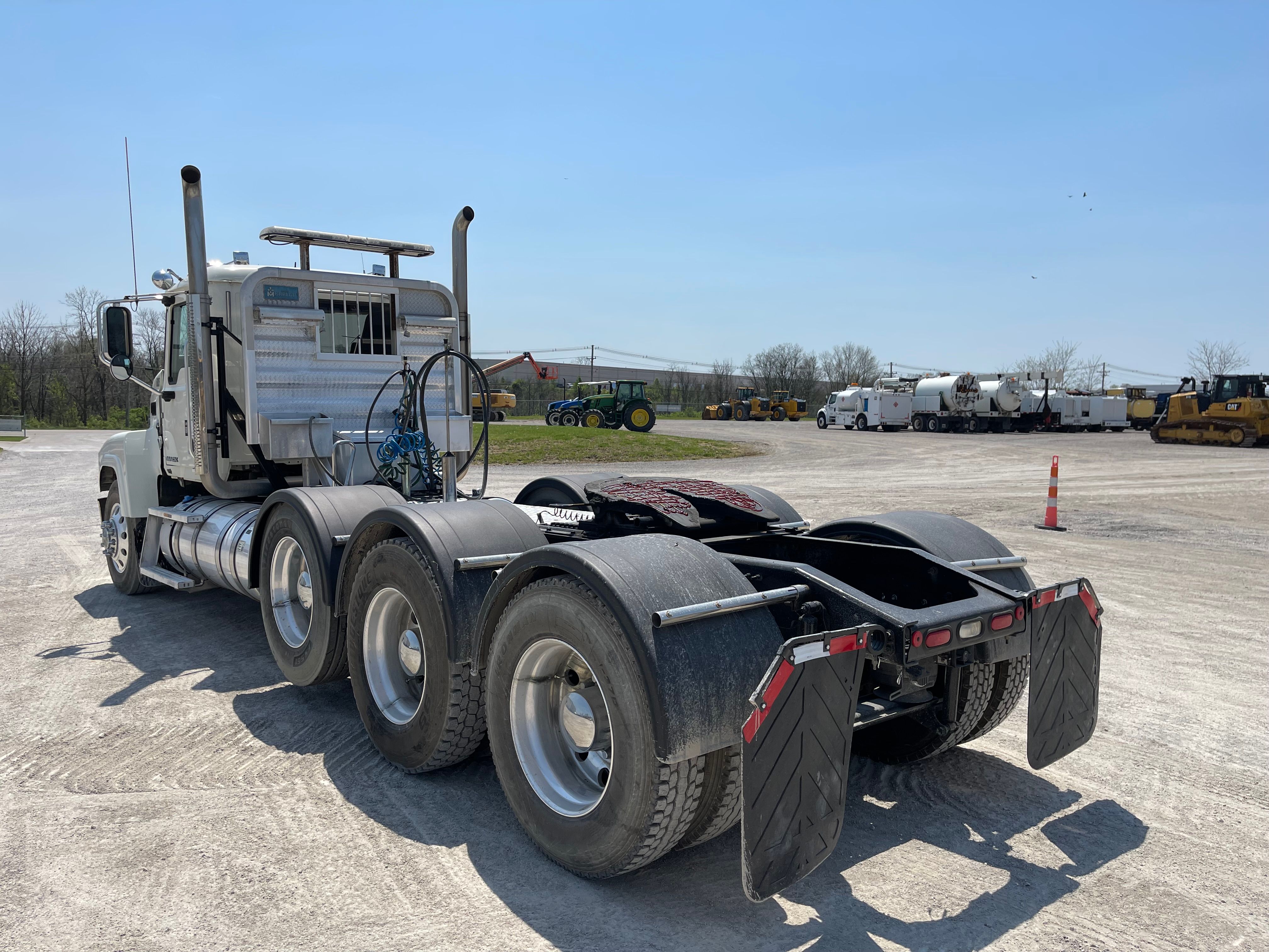 2016 MACK CHU613 Photo 3 Thumbnail