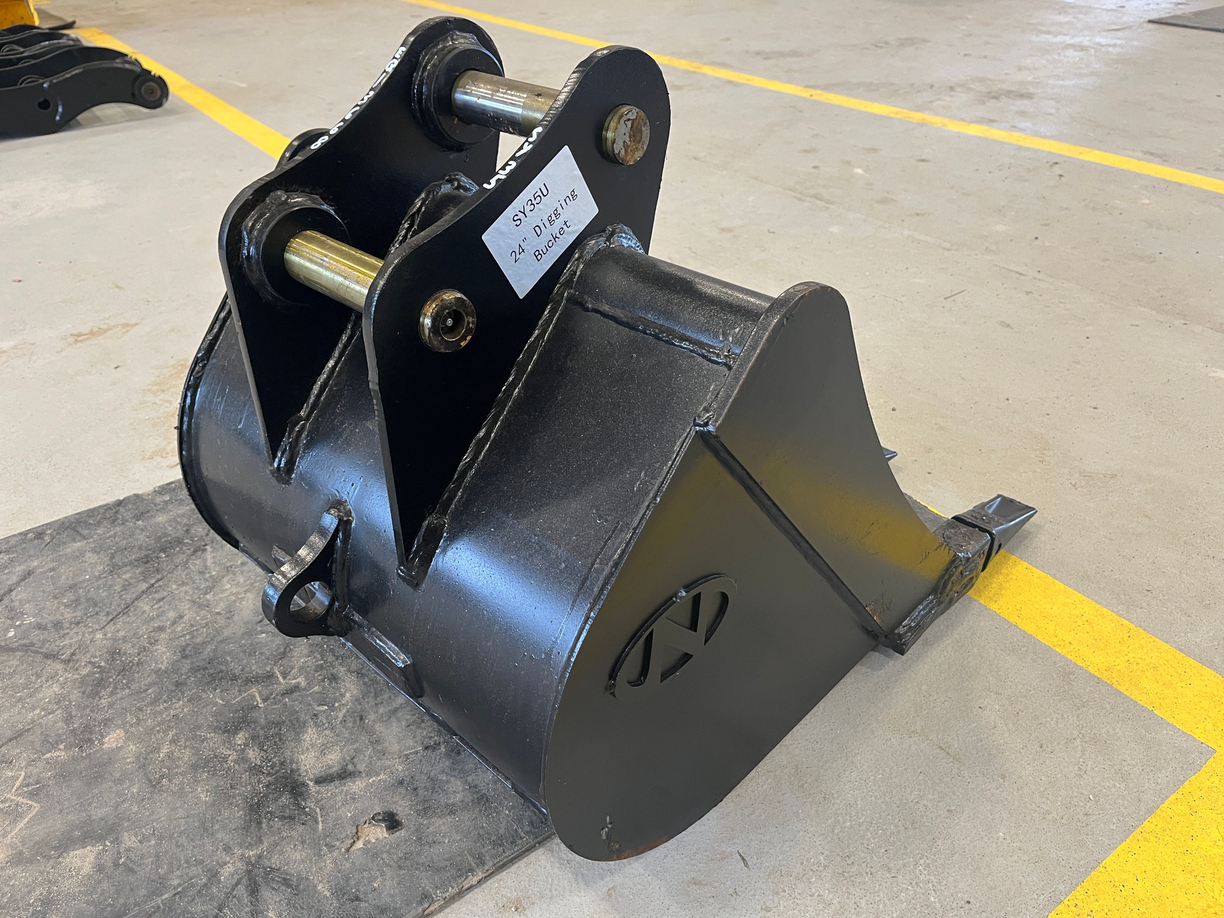 24" BUCKET FOR SY35U Photo 3 Thumbnail