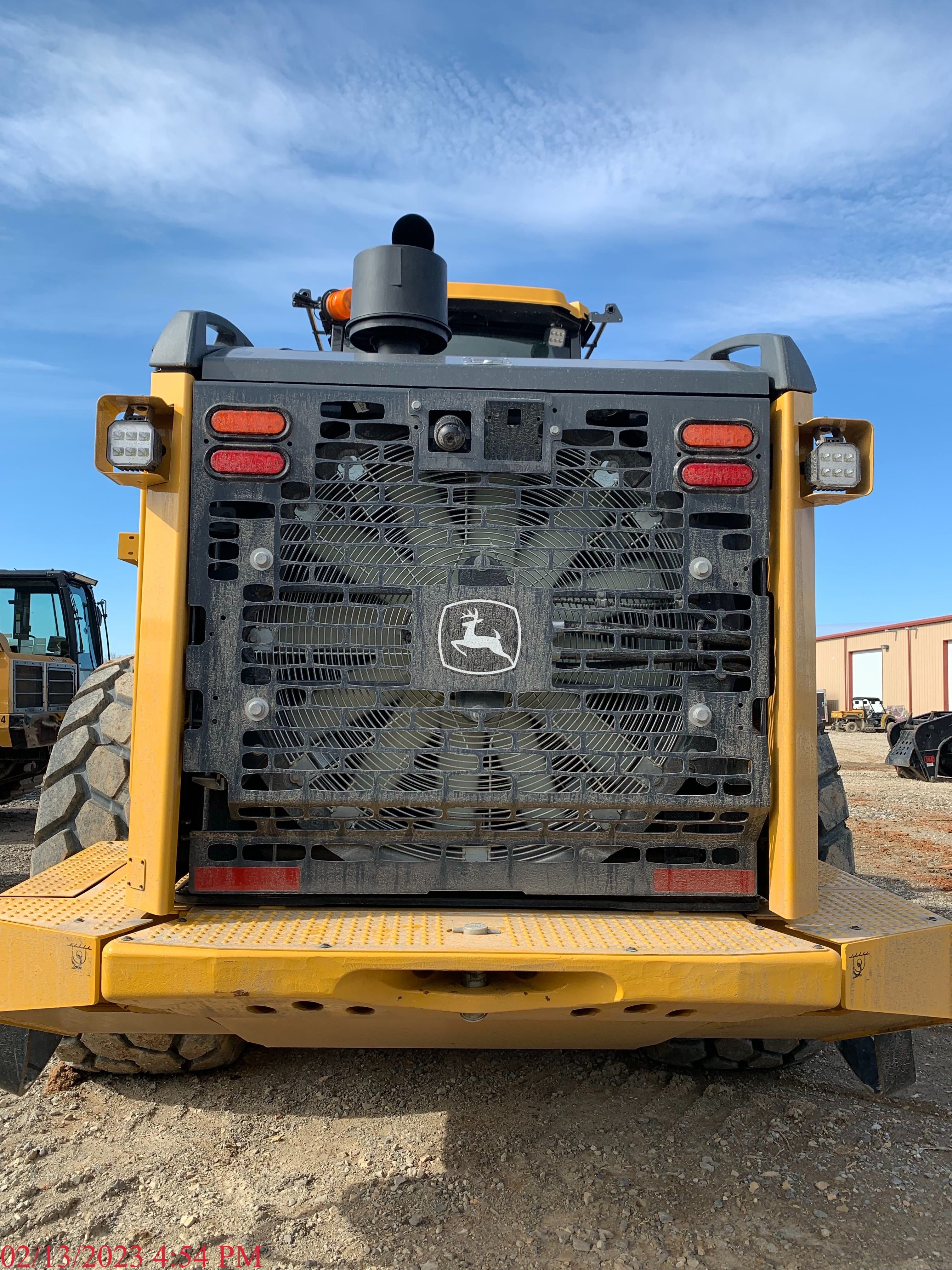 2022 JOHN DEERE 844L Photo 4 Thumbnail