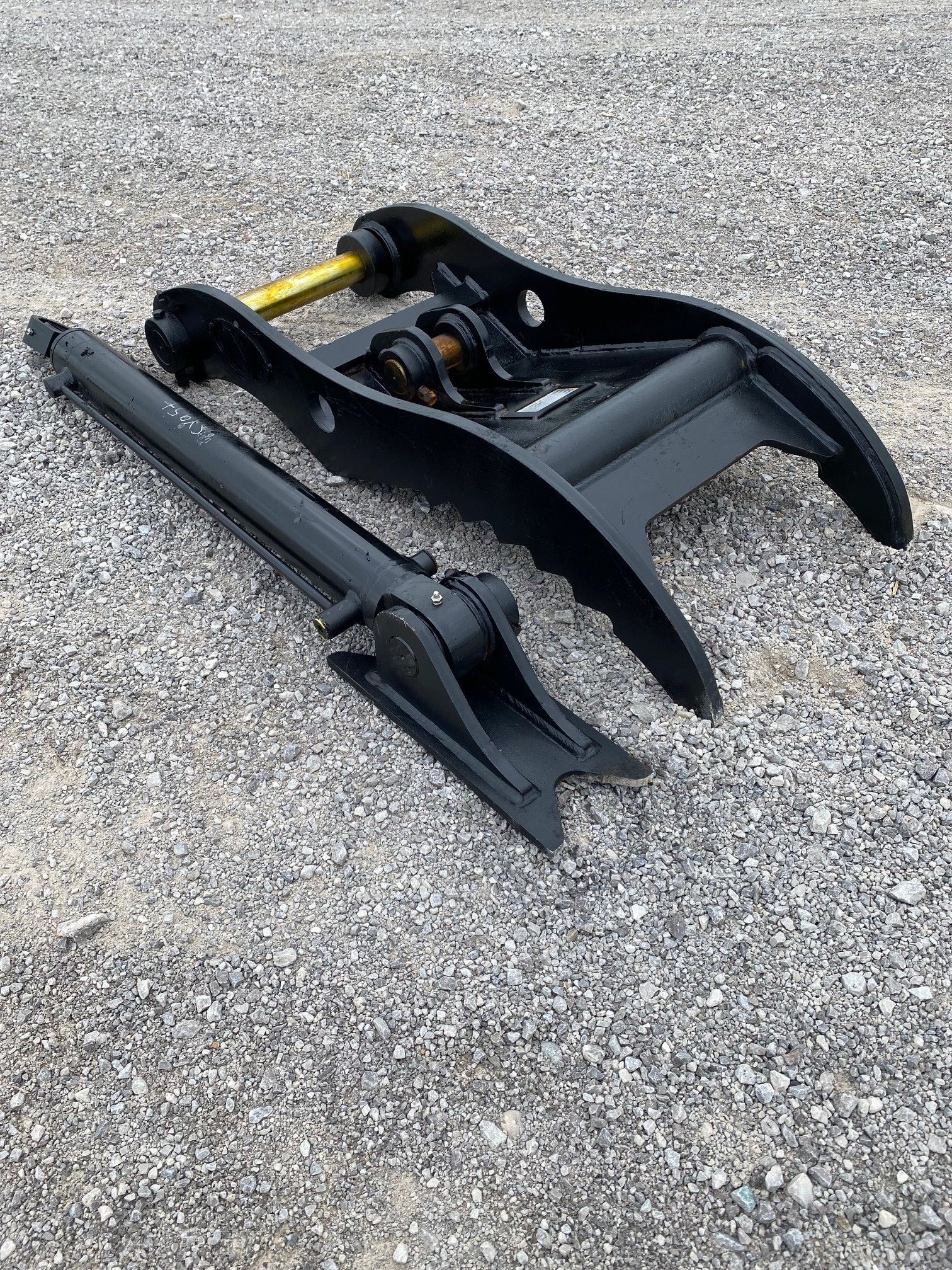 THUMB FOR SY95C (FOR USE W/ QUICK COUPLER) Photo 2 Thumbnail