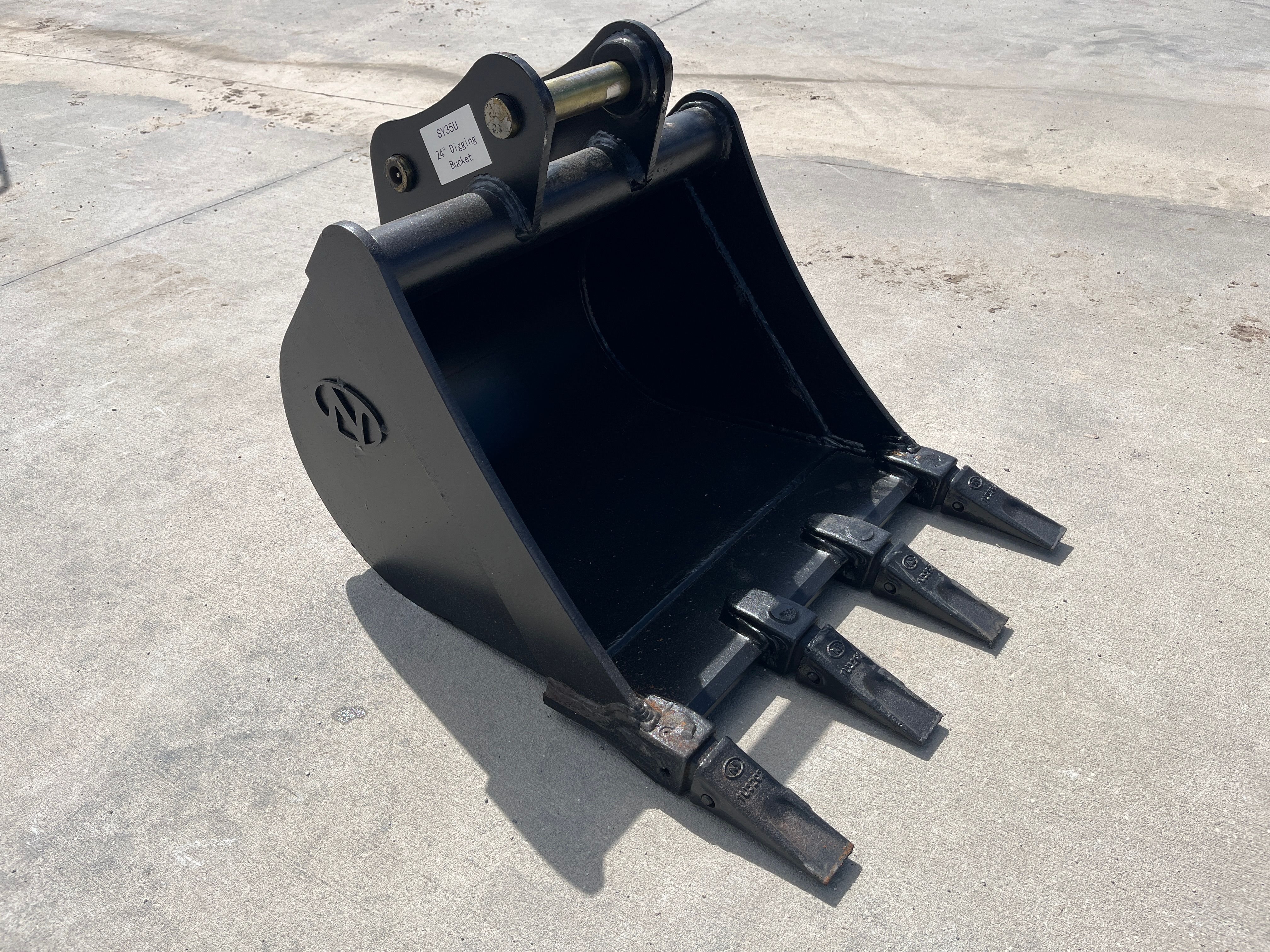 24" BUCKET FOR SY35U Photo 4 Thumbnail