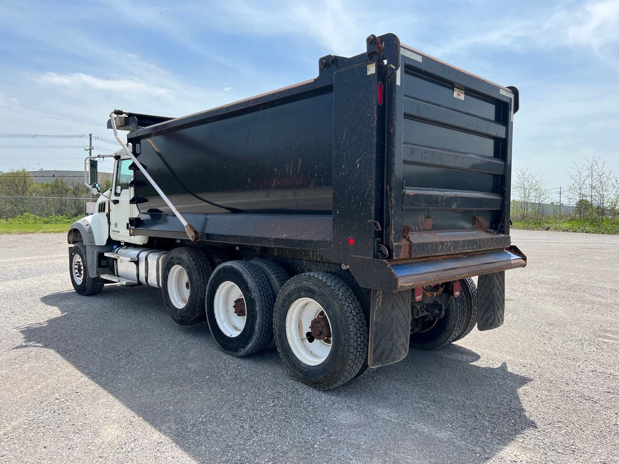 2015 MACK GU713 Photo 3 Thumbnail