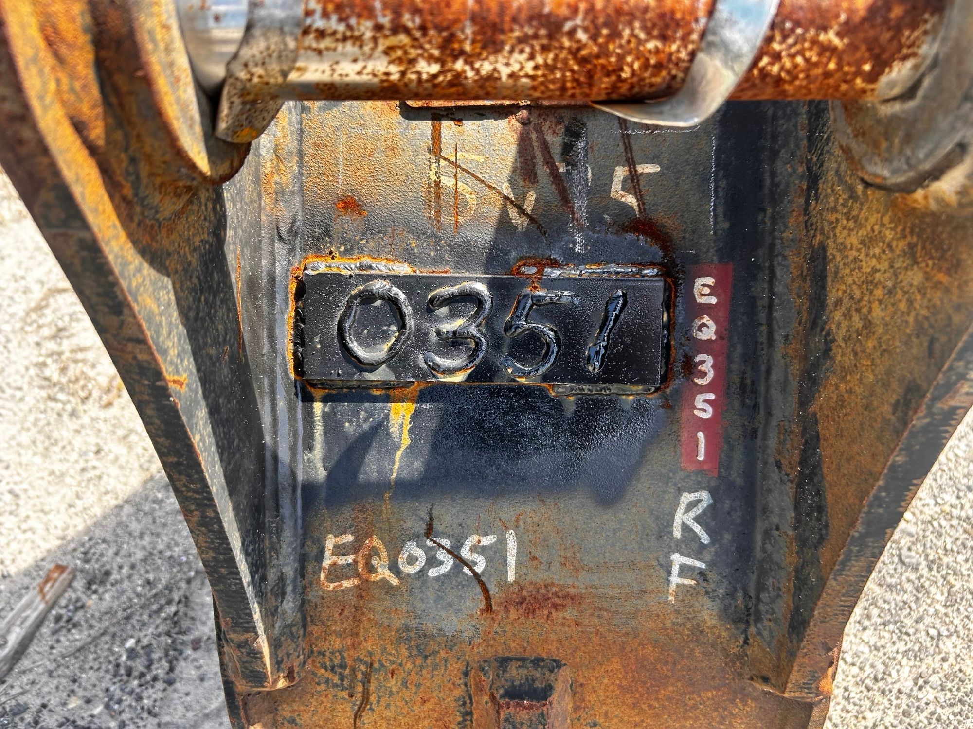 12" BUCKET FOR SY75C Photo 5 Thumbnail