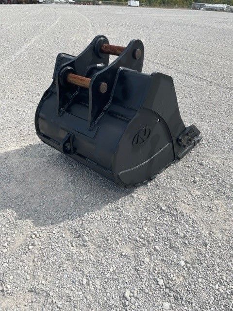 48" EXCAVATOR DIGGING BUCKET w/ Plate Photo 1 Thumbnail