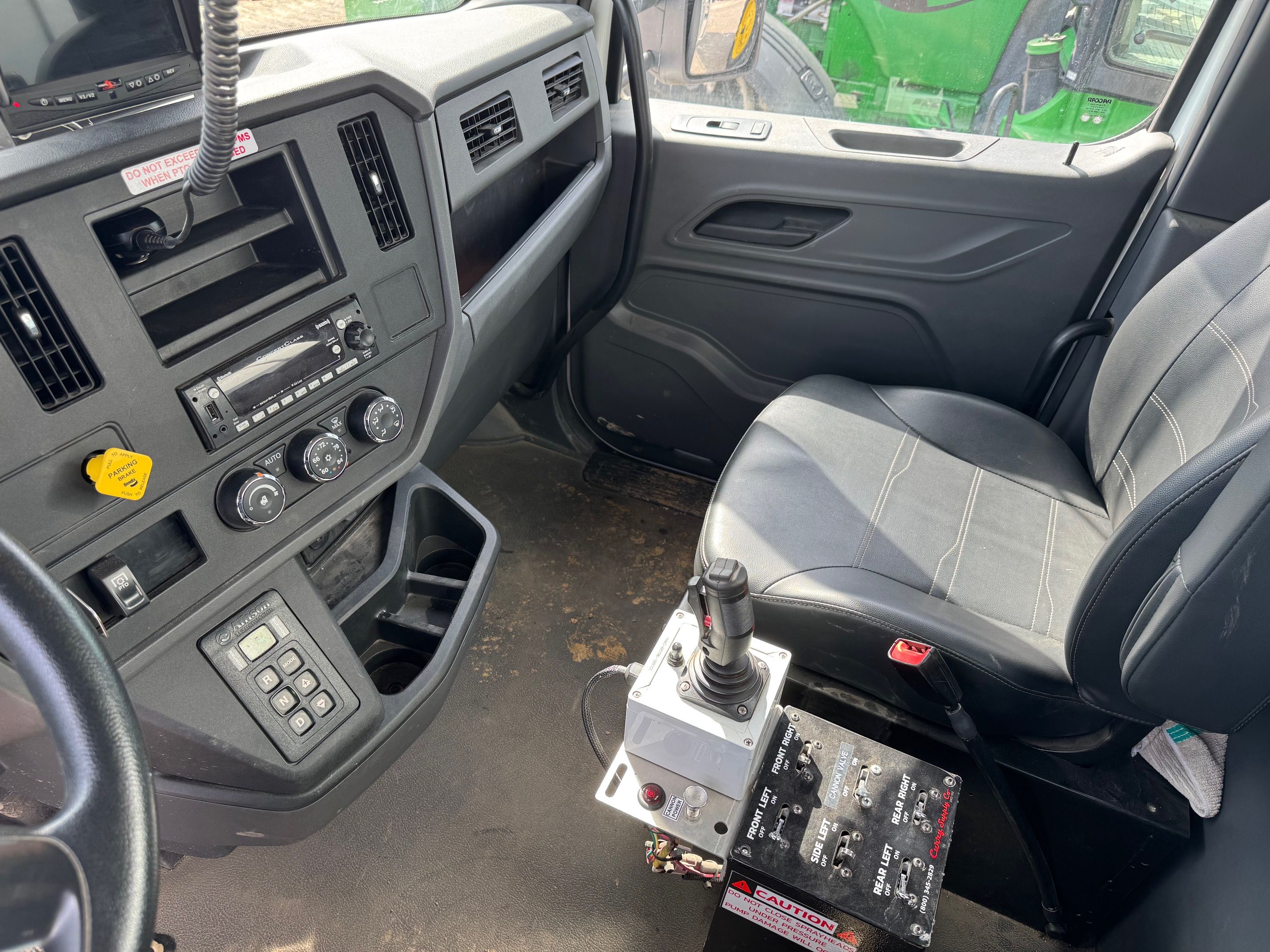 2024 PETERBILT 548 WATER Photo 6 Thumbnail