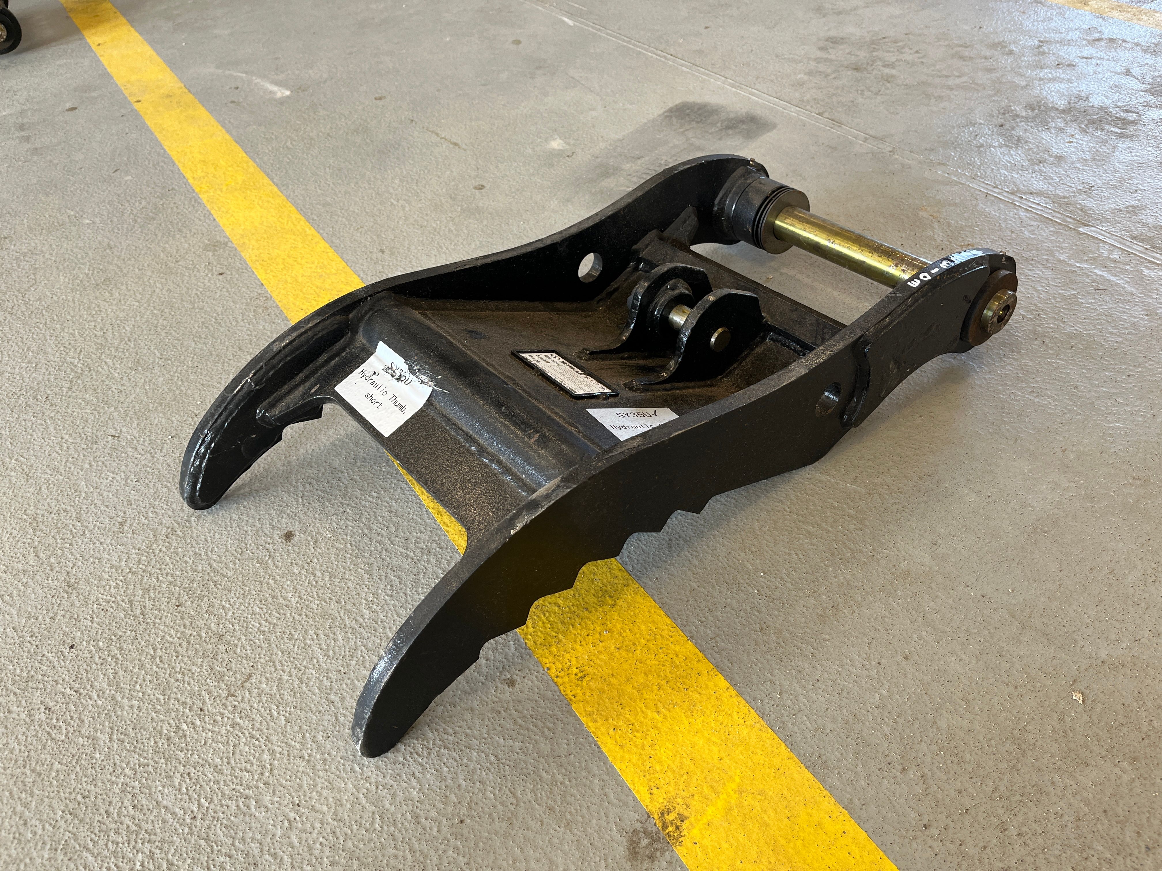 THS THUMB SHORT (NO QUICK COUPLER) FOR SY35U Photo 1 Thumbnail