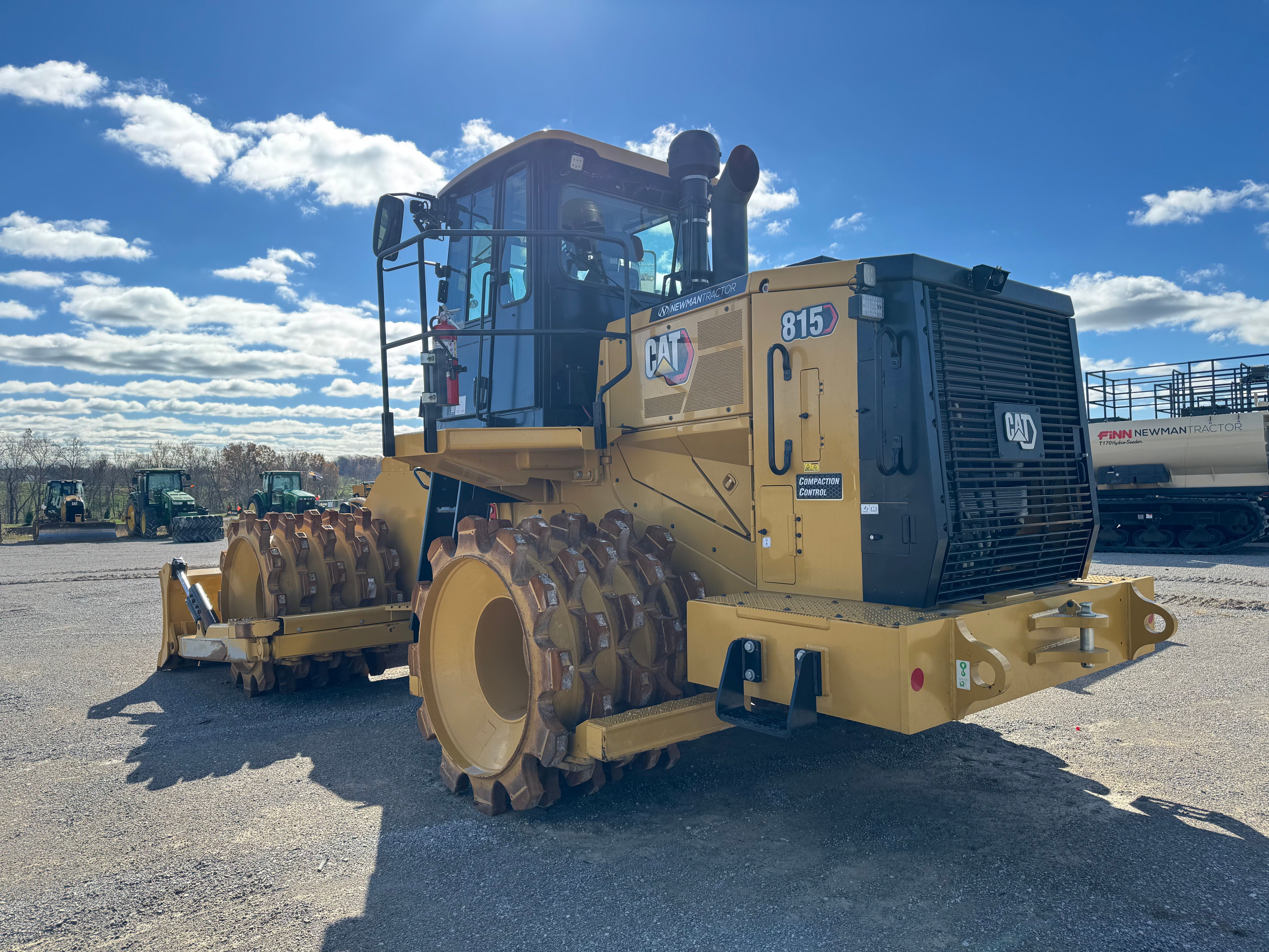 2024 CAT 815 Photo 3 Thumbnail