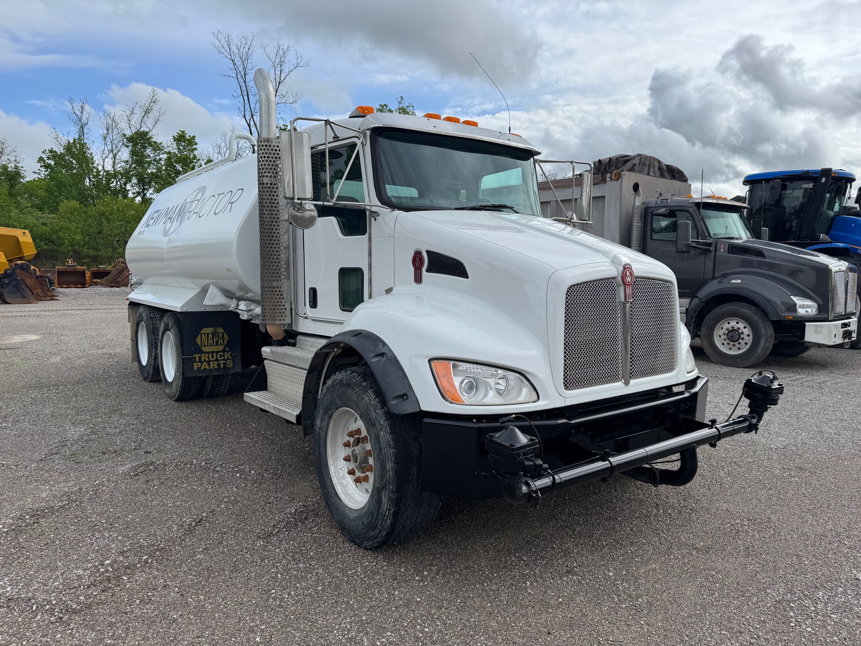 2018 KENWORTH T370 WATER Photo 4 Thumbnail