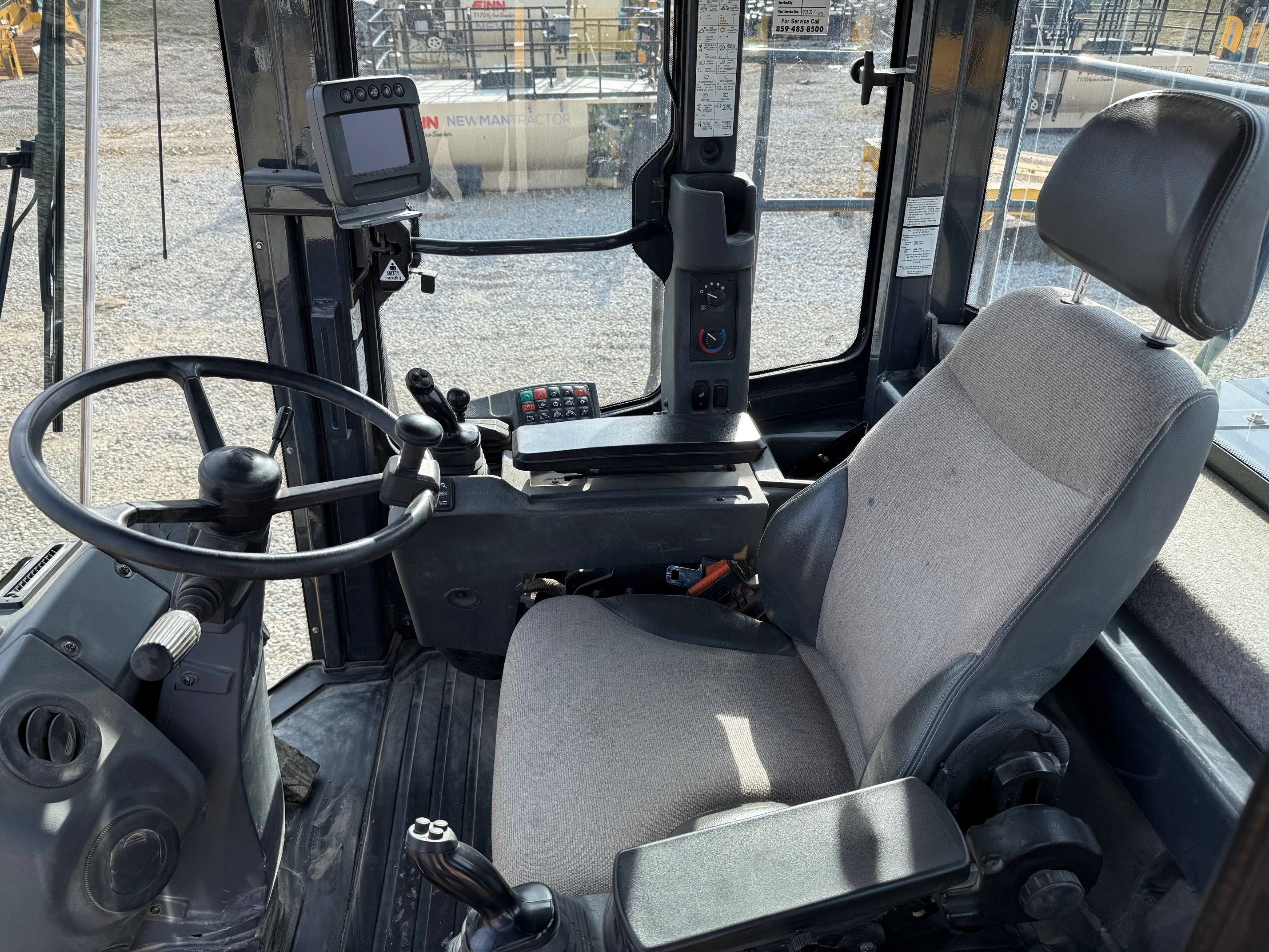 2019 JOHN DEERE 844K Photo 7 Thumbnail