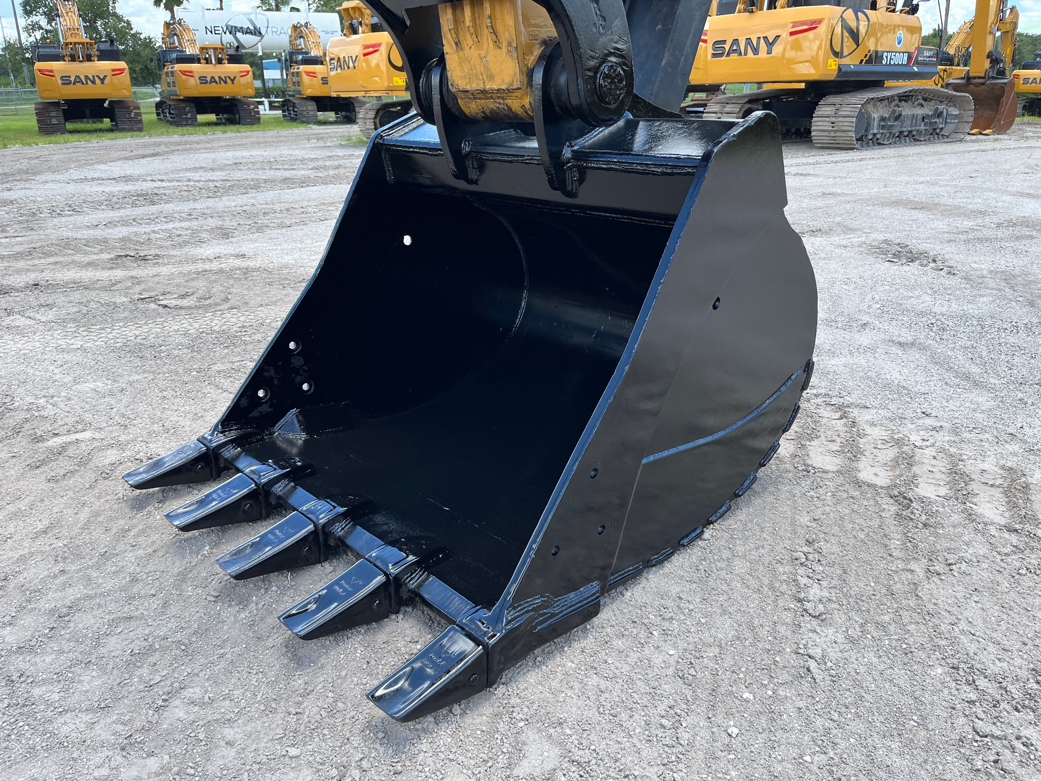 60" EXCAVATOR DIGGING BUCKET 90MM PIN Photo 1 Thumbnail