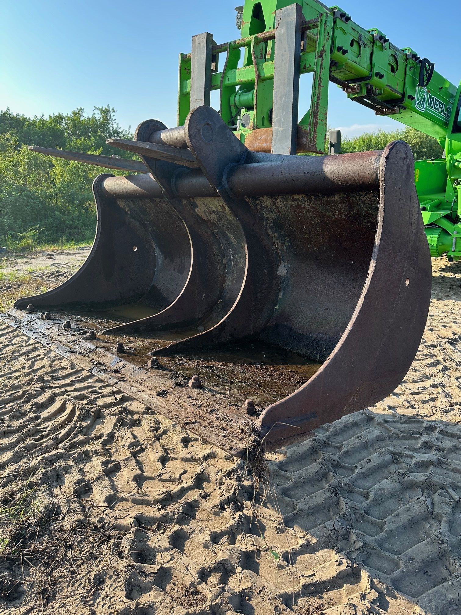 84" BUCKET FOR SANY SY335C Photo 3 Thumbnail