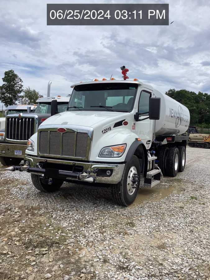 2025 PETERBILT 548 WATER Photo 1