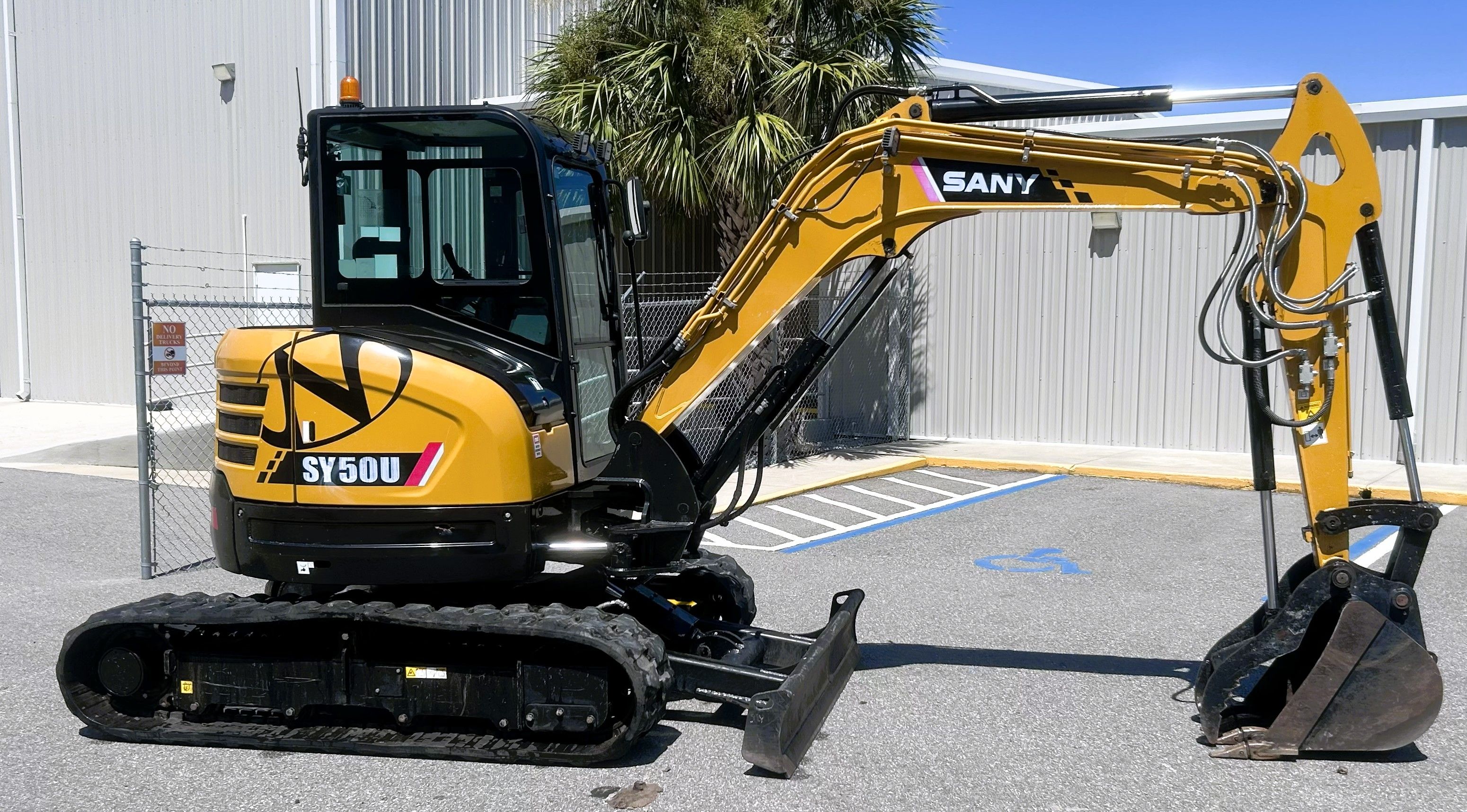 2023 SANY SY50U Photo 5 Thumbnail
